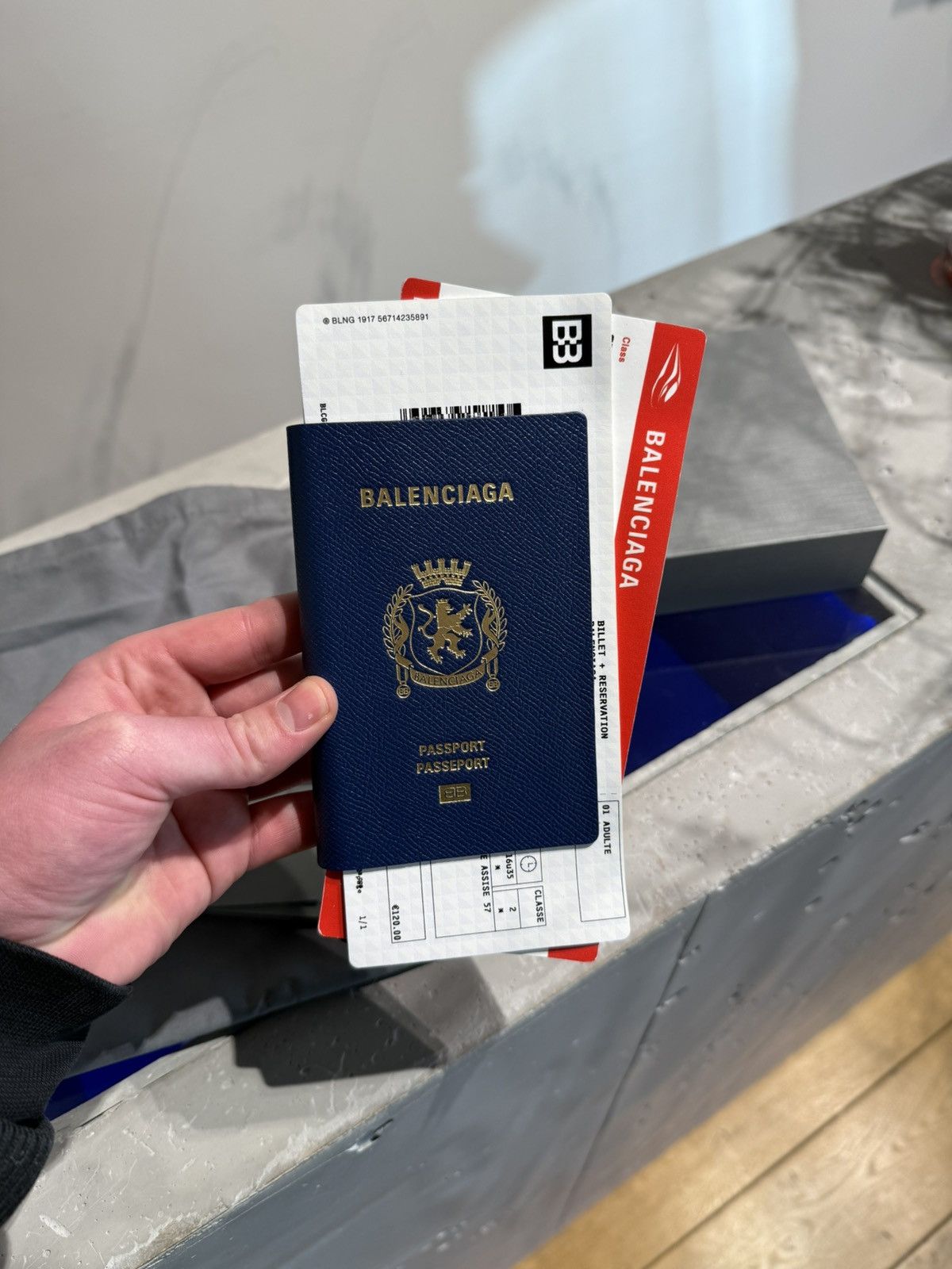 Balenciaga BNWT Rare Balenciaga Passport Wallet Size ONE SIZE - 2 Thumbnail