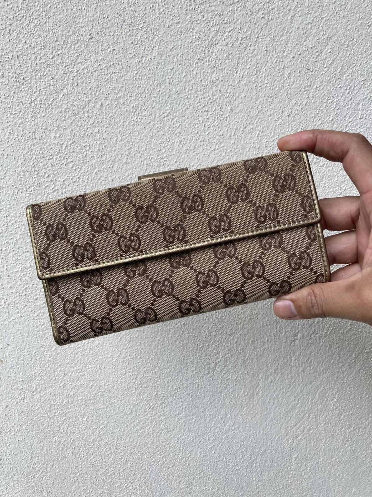 Gucci Vintage Gucci GG Gold Trim Canvas Leather Monogram Wallet Size ONE SIZE - 2 Thumbnail
