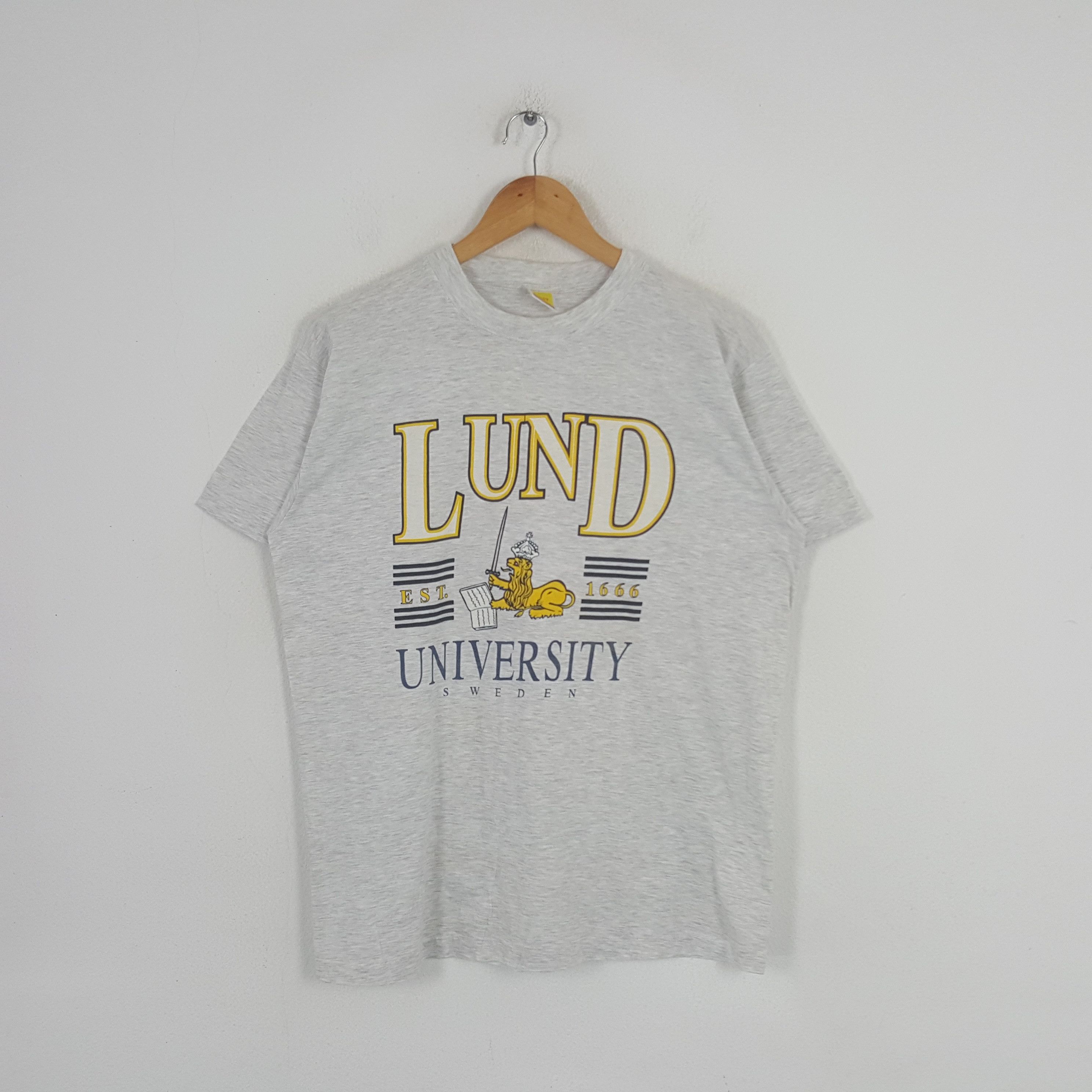 Other Vintage Lund University Sweden Promo Tshirt C285N70 Size US M / EU 48-50 / 2 - 1 Thumbnail