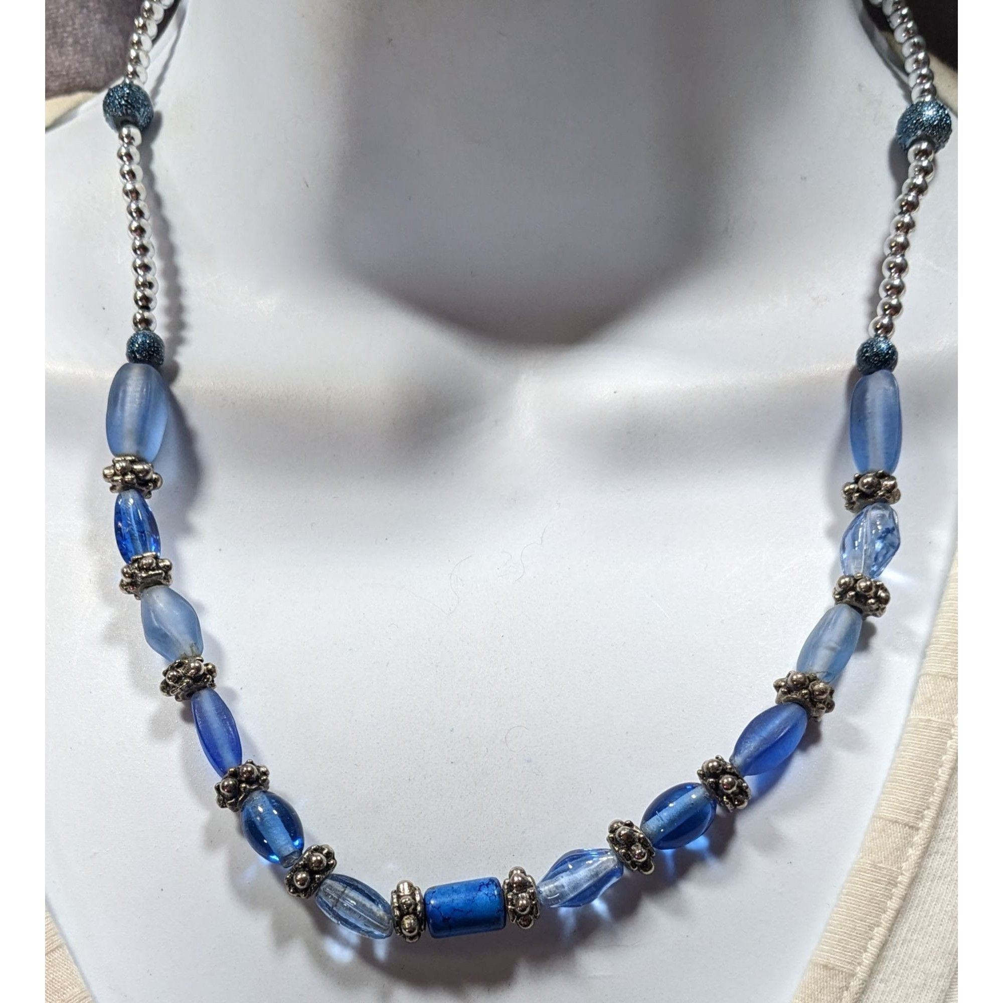 Other Beachy Blue Glass And Silver Tone Beaded Necklace Size ONE SIZE - 4 Thumbnail