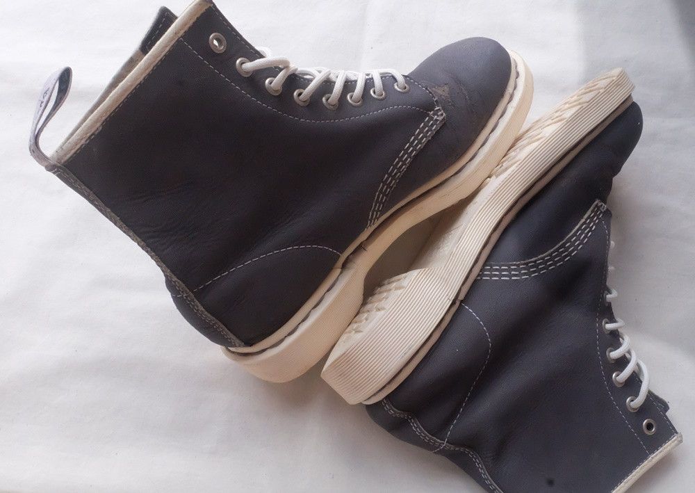 Dr. Martens Dr. Martens 13450 Boots Size US 8 / EU 41 - 7 Thumbnail