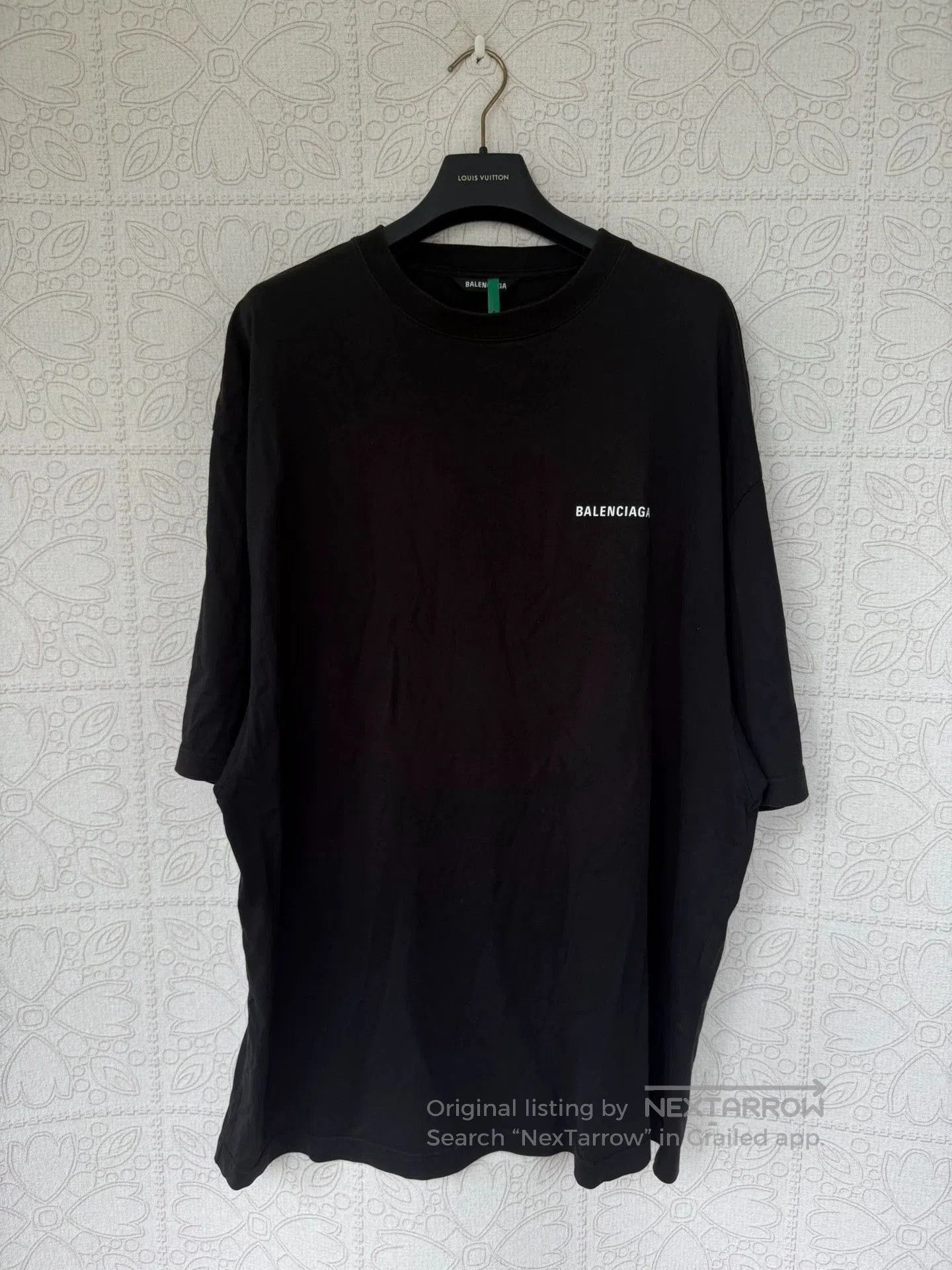balenciaga defile short sleeve shirt size M.