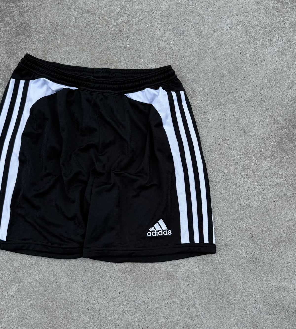 Adidas Vintage Adidas y2k streetwear track oversized shorts Size US 32 / EU 48 - 2 Thumbnail