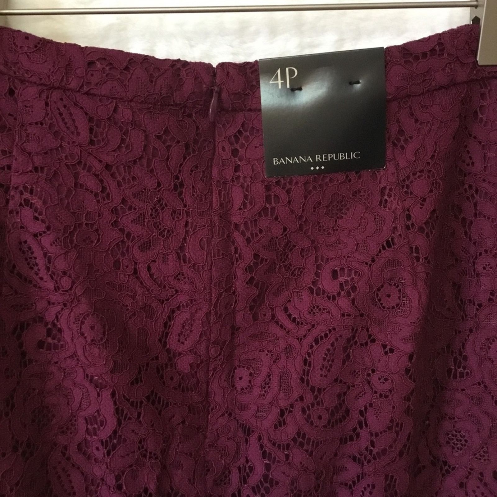 Banana Republic Banana Republic Burgundy Lace Flounce Skirt Size 27" / US 4 / IT 40 - 8 Thumbnail