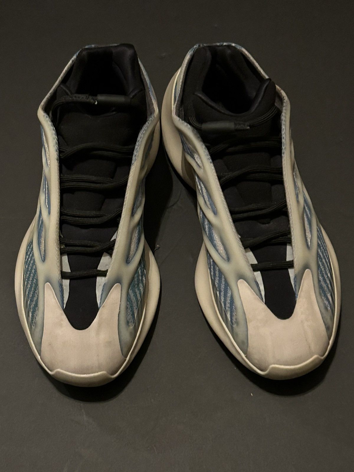 Adidas Adidas YEEZY 700V3 Size US 10 / EU 43 - 1 Thumbnail