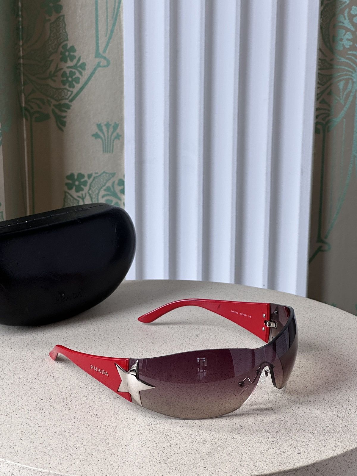 小物 00 y2k PRADA sunglasses rimless archive PRADA - 00 y2k PRADA sunglasses rimless archiveの通販 by