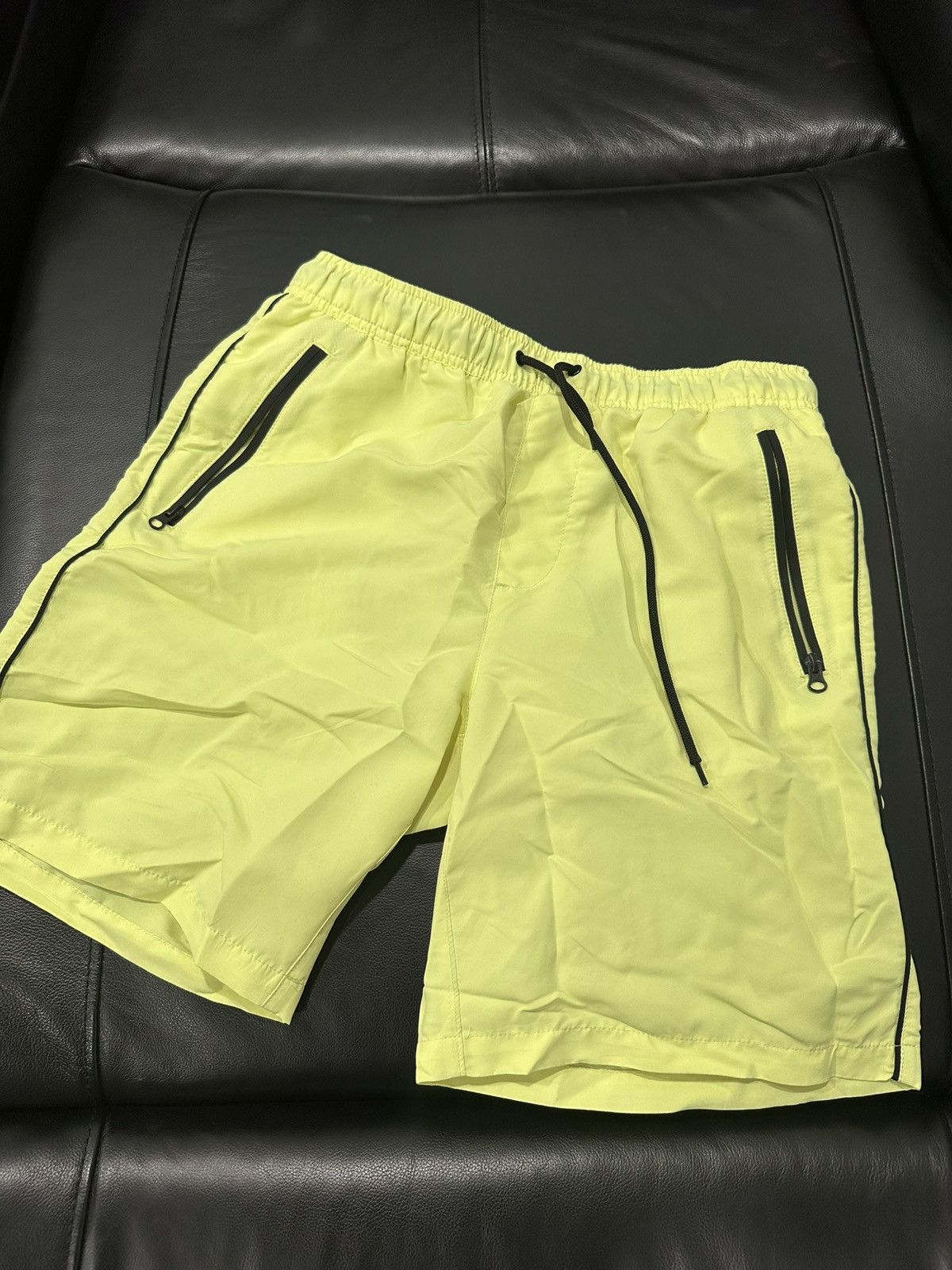 Other Forever 21 Neon Yellow Swimming Trunks Size Medium Size US 32 / EU 48 - 1 Thumbnail