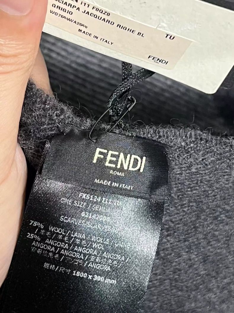 Fendi Fendi Grey FF logo letter scarf Size ONE SIZE - 3 Thumbnail