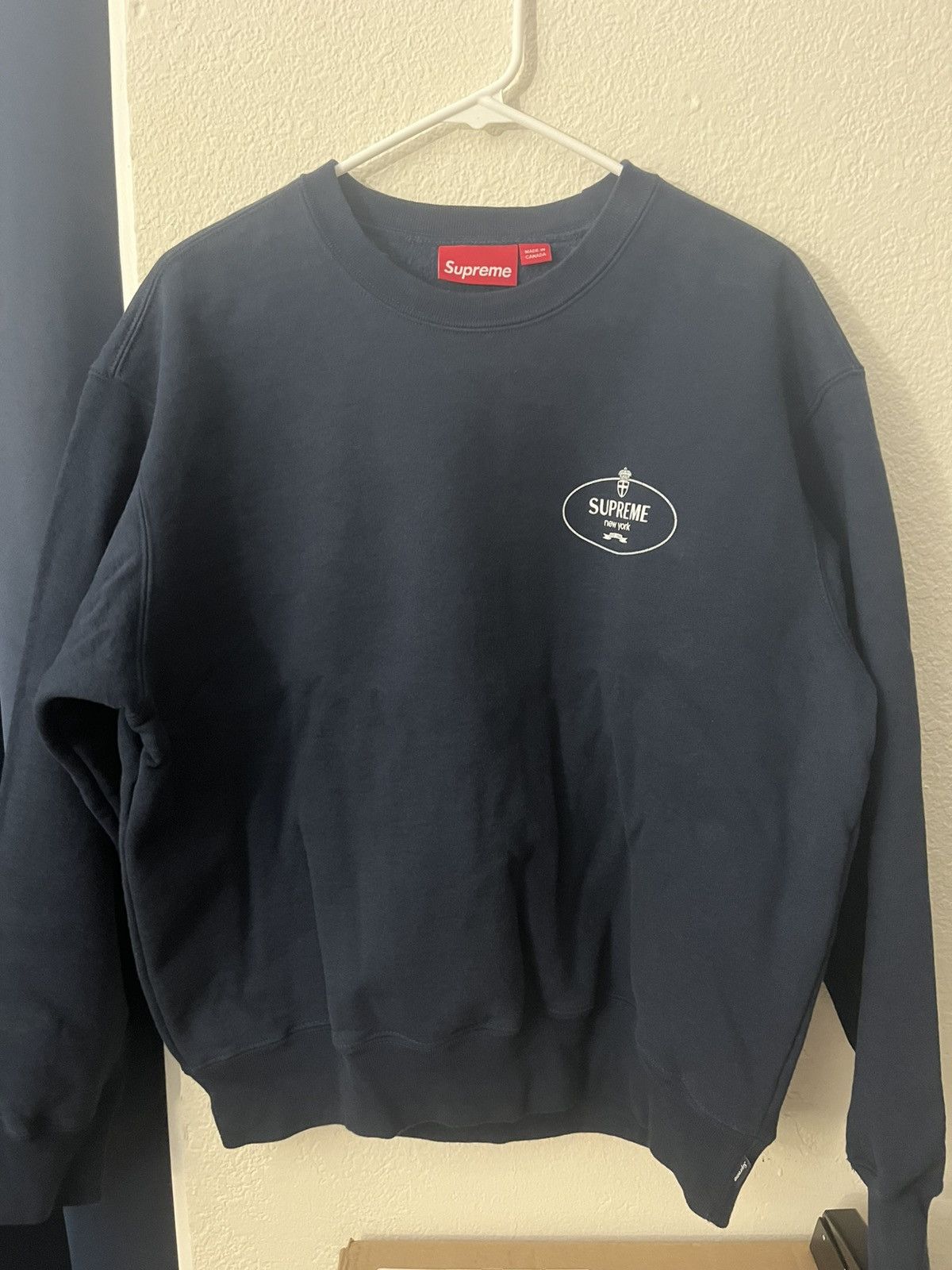 Supreme Crest Crewneck Navy FW24 Size S Small Logo Pullover