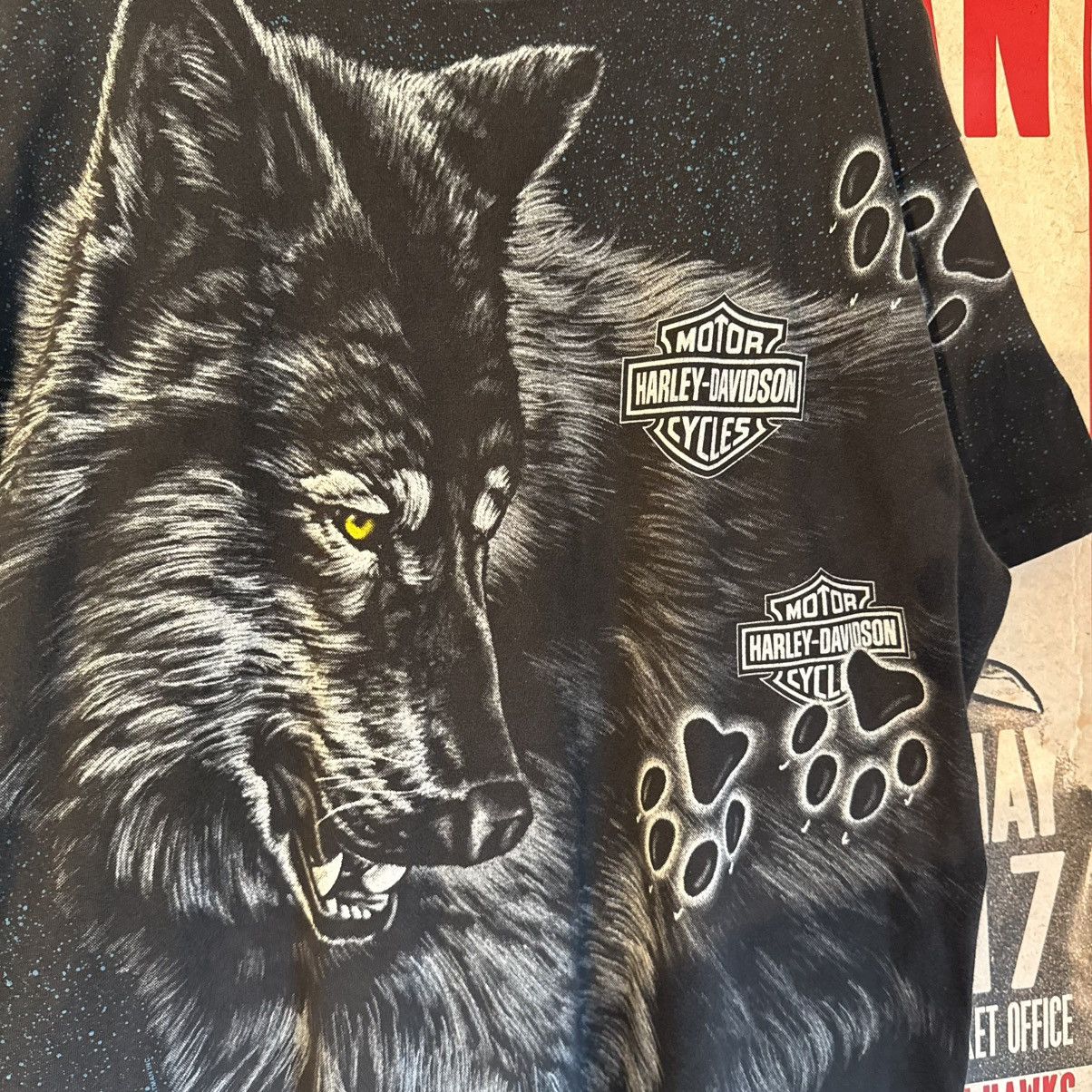 Harley Davidson Vintage Harley Davidson AOP Wolf Graphic 1994 TShirt Size US XL / EU 56 / 4 - 2 Thumbnail
