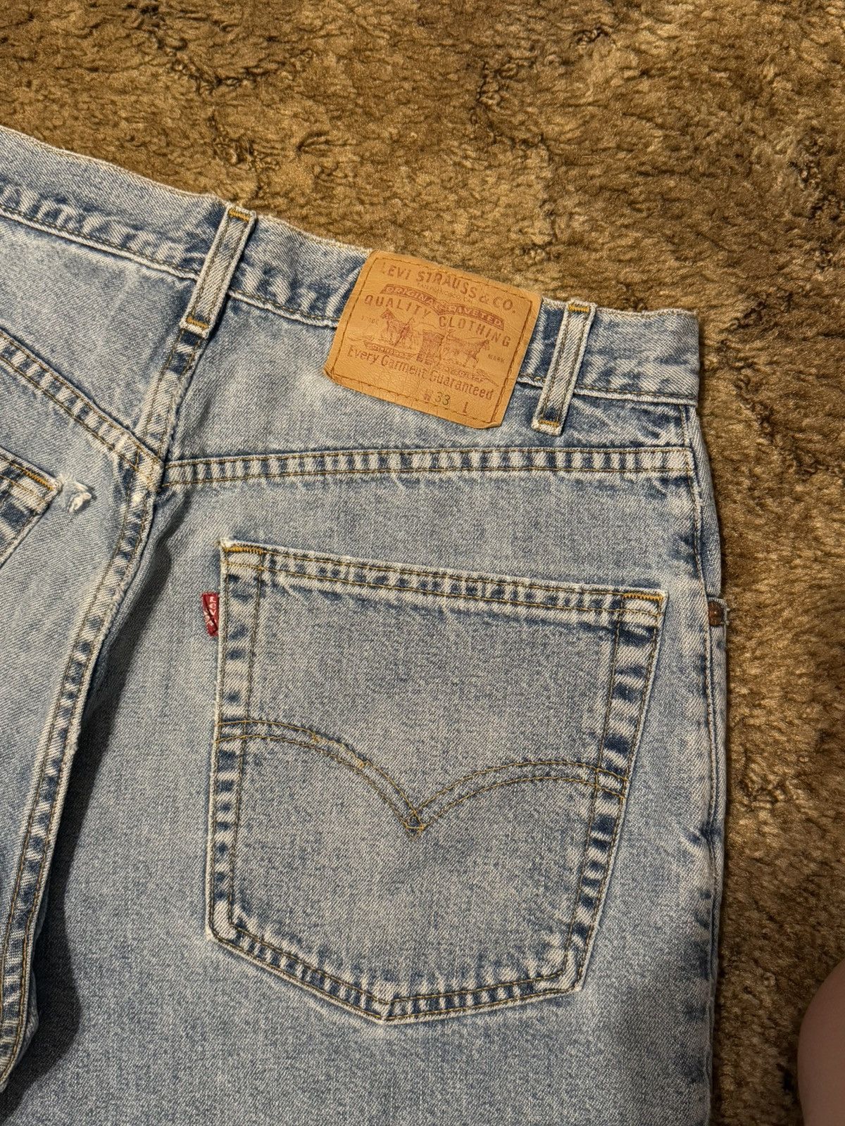 Levi's 90s Levis Embroidered Lightwash Skater Jean Shorts Mens 33 Size US 33 - 6 Thumbnail