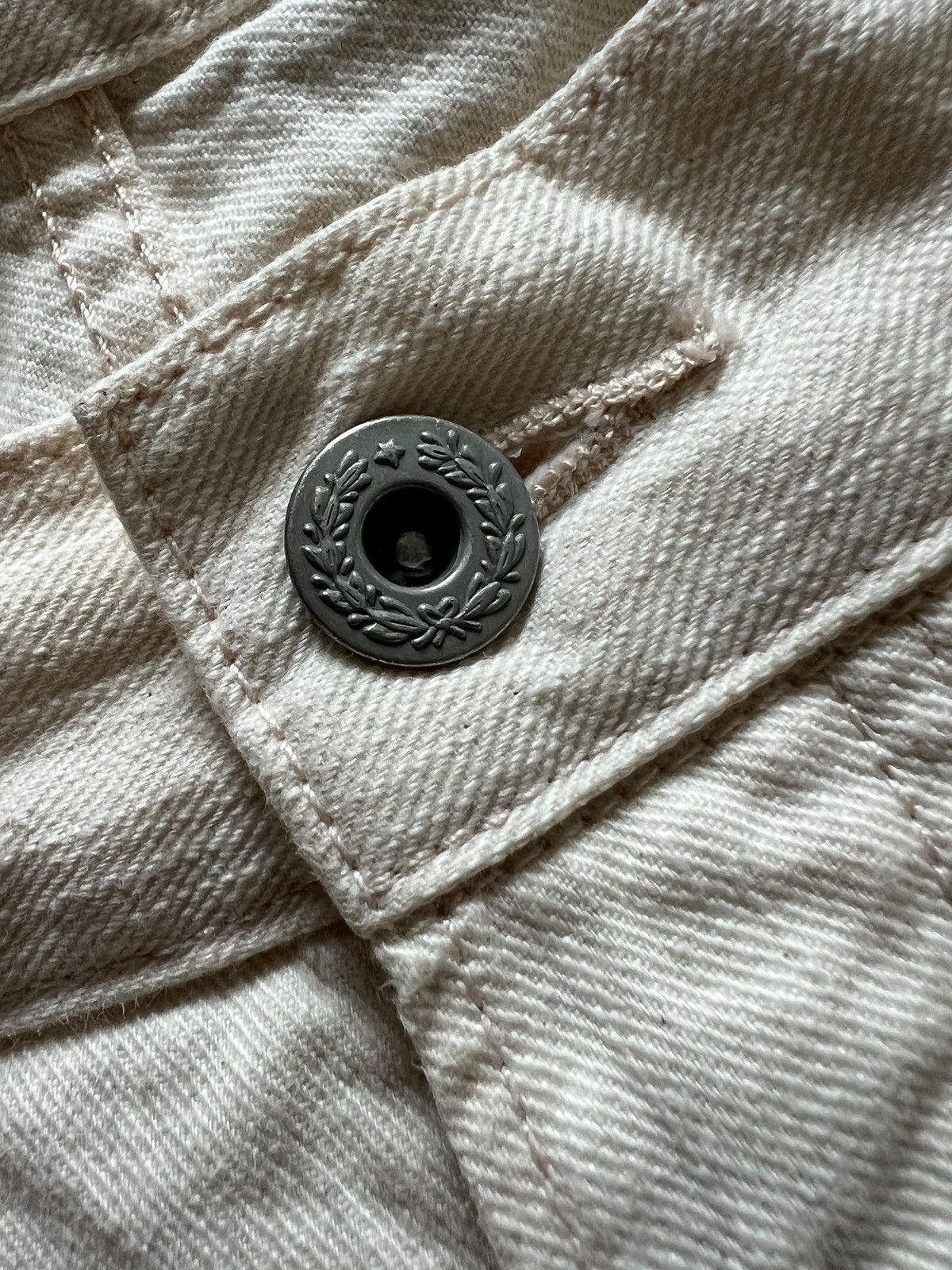 Evisu 2000s Evisu Daicock Single Pocket Off White Jeans Size US 33 - 9 Thumbnail