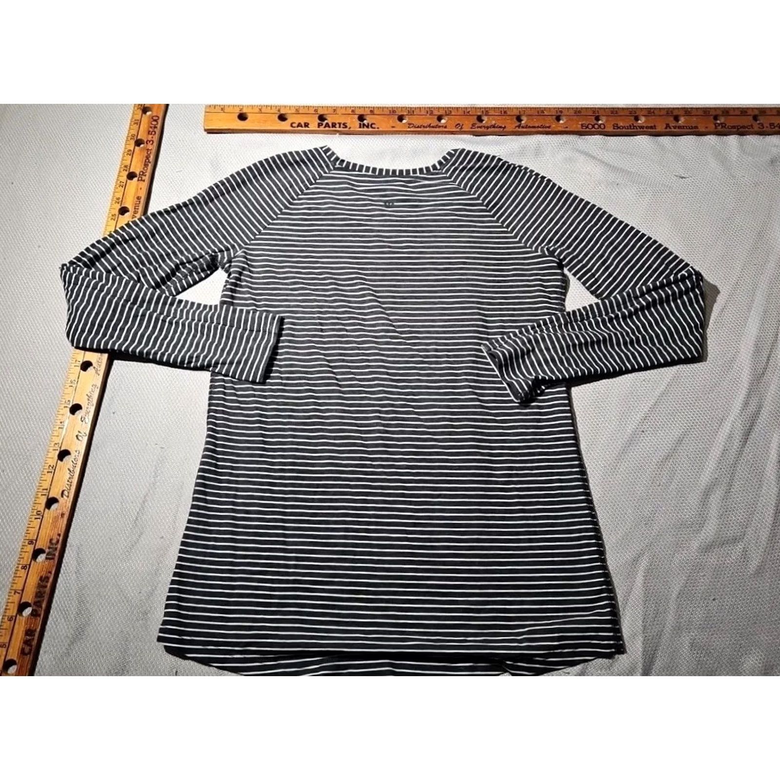 Lululemon Lululemon Shirt Womens Small Black Emerald Long Sleeve Modern Stripe Active Top Size S / US 4 / IT 40 - 6 Thumbnail