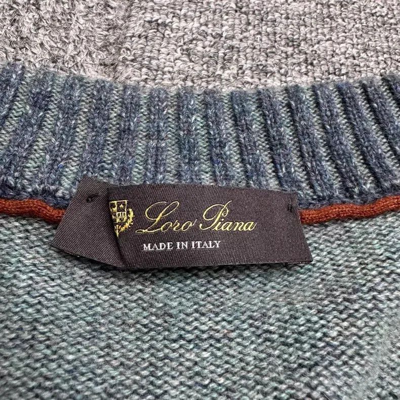 Loro Piana Loro Piana V-neck cashmere knit cardigan Size US XL / EU 56 / 4 - 3 Thumbnail