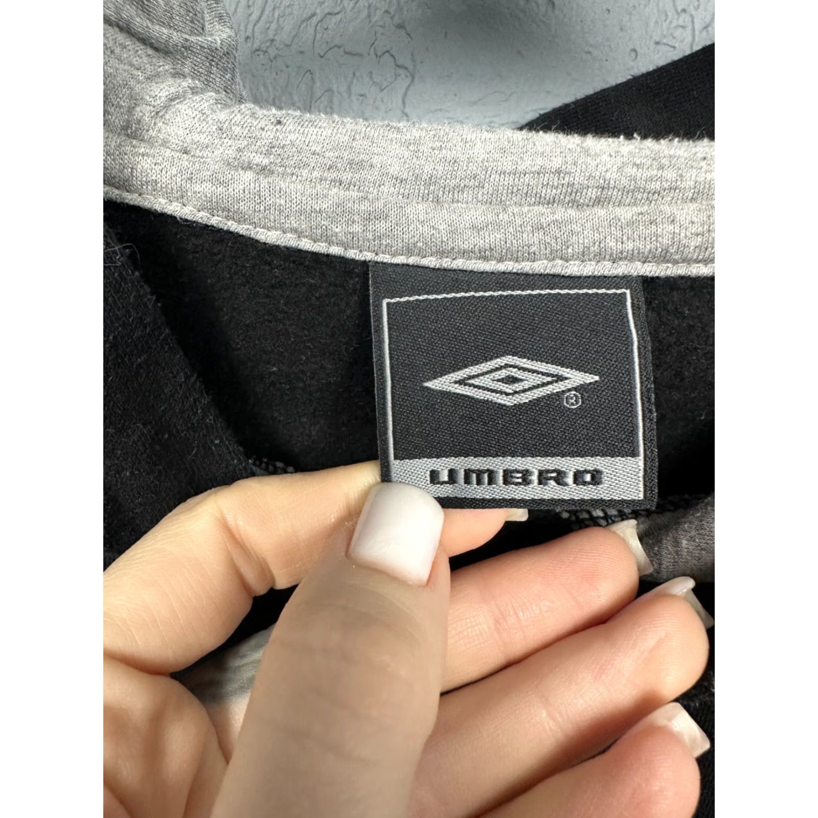 Umbro Umbro Vintage Hoodie Mens XL Big Logo Black Sweatshirt Pullover Logo Men XL Vintage Umbro Hoodie Size US XL / EU 56 / 4 - 3 Thumbnail