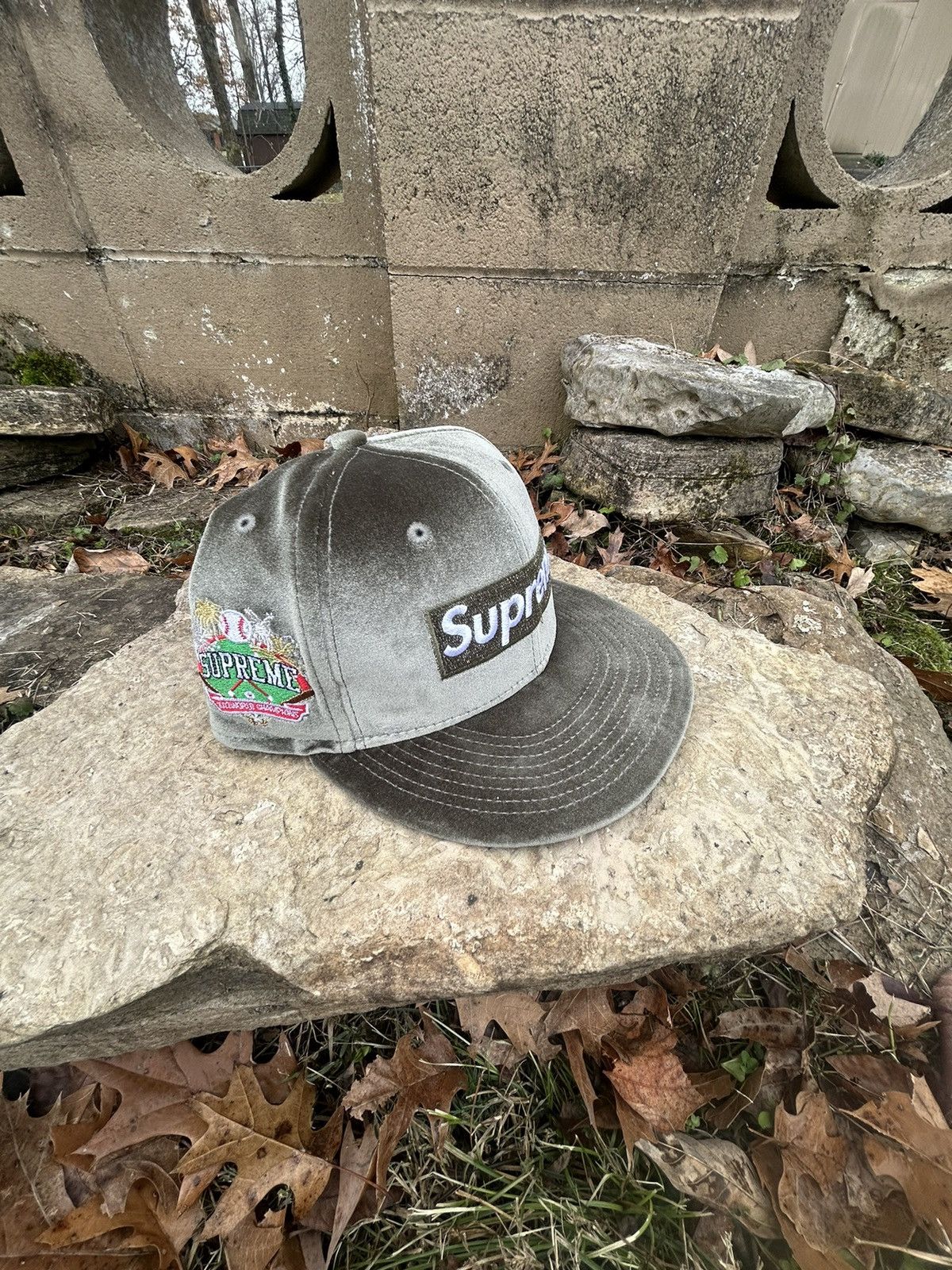 Supreme 🔥Supreme 2022 World Champions Green Velour New Era 7 1/2 Size ONE SIZE - 2 Thumbnail