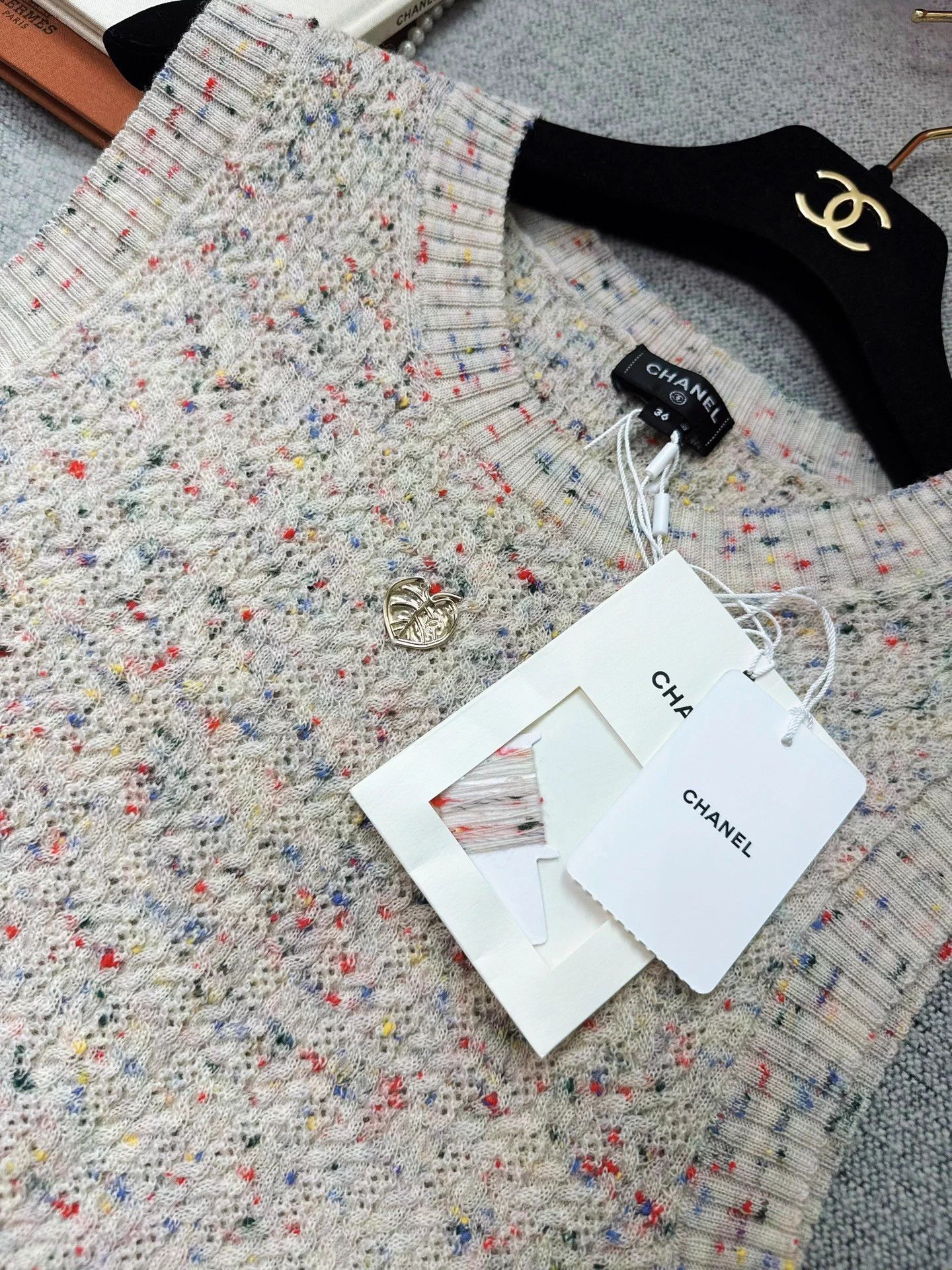 Chanel Chanel 25A Oatmeal Colorblock Crewneck Knit Cami 36 Size XS / US 0-2 / IT 36-38 - 3 Thumbnail