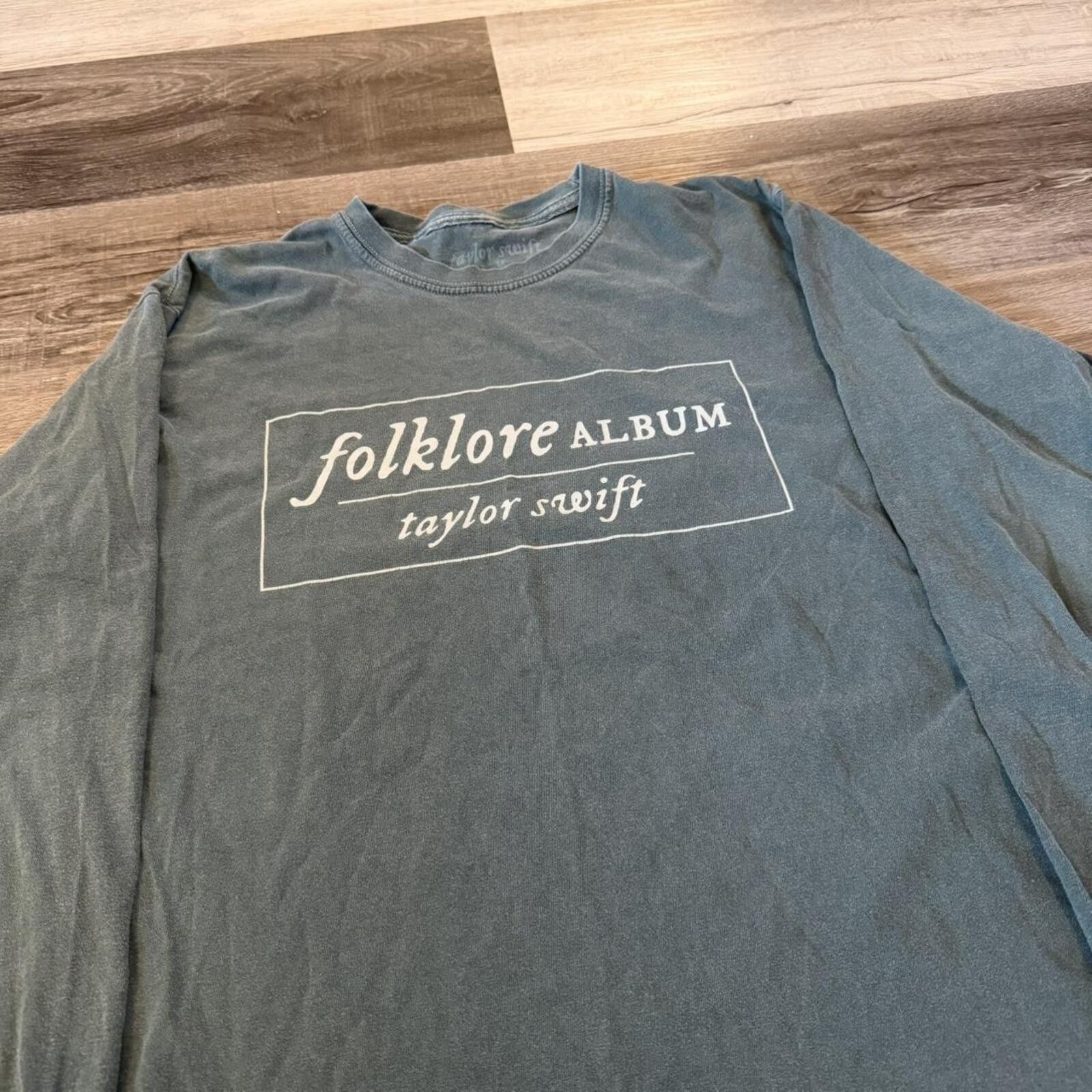 Other Taylor swift folklore album long sleeve t shirt M Size M / US 6-8 / IT 42-44 - 2 Thumbnail