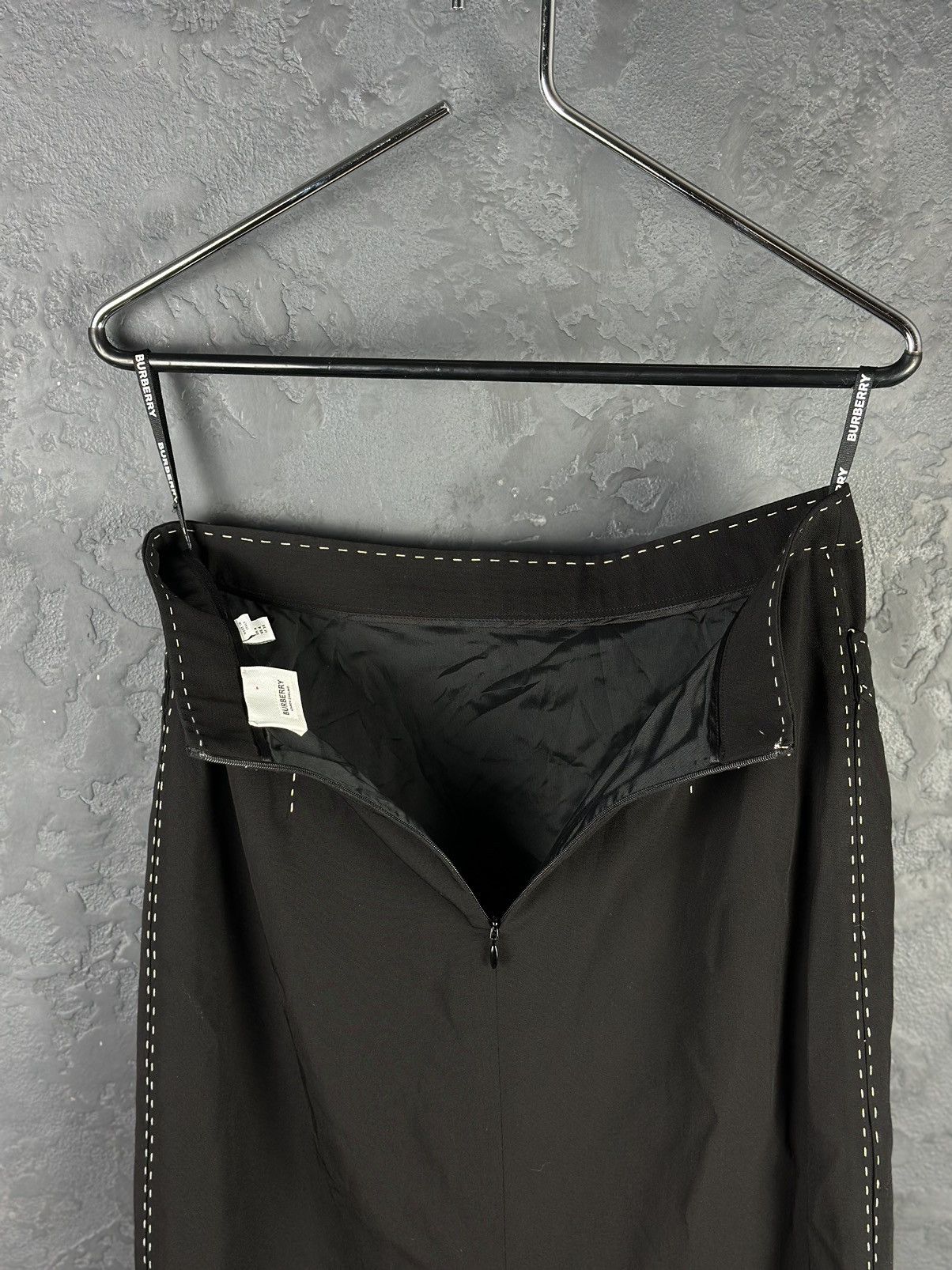 Burberry Women's BURBERRY London Skirt Luxury Size 38 Size 27" / US 4 / IT 40 - 3 Thumbnail