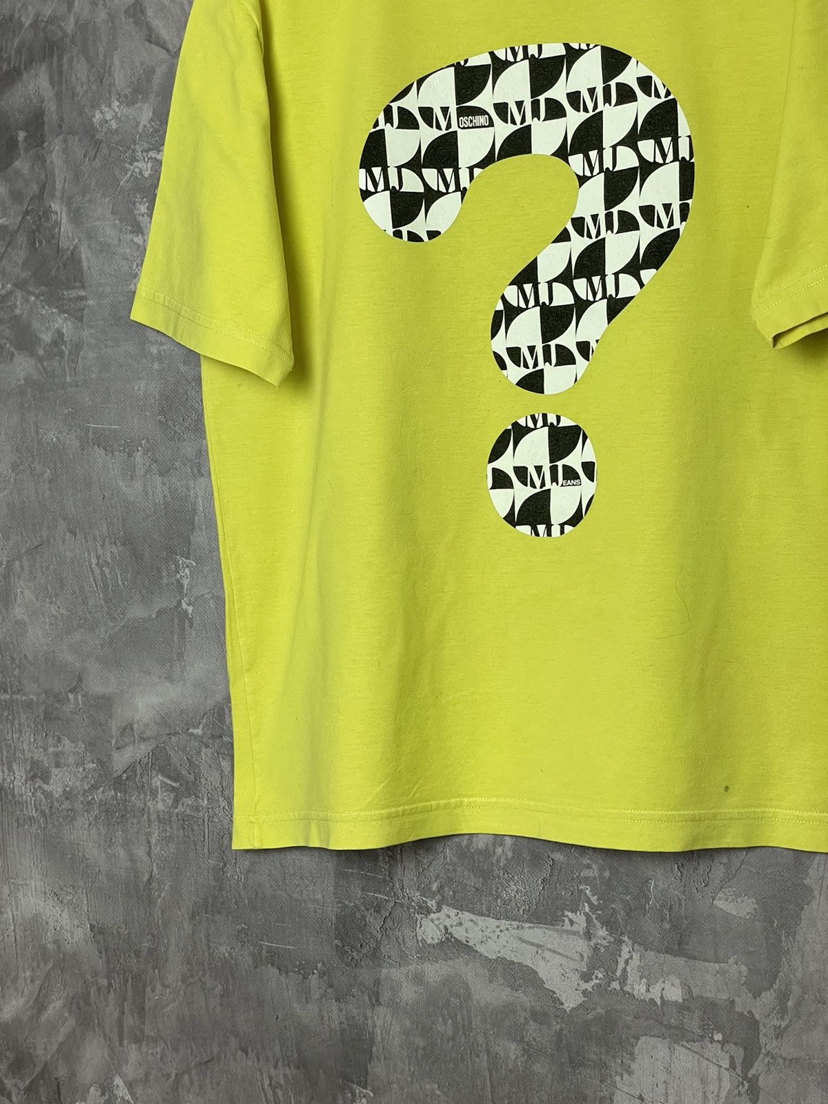 Designer × Moschino × Vintage Vintage Moschino Jeans Question Mark t shirt Size US L / EU 52-54 / 3 - 5 Thumbnail