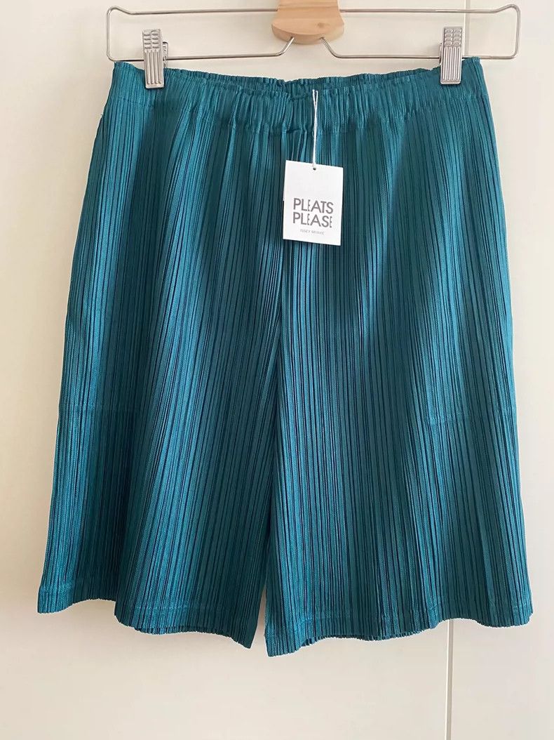 Issey Miyake Issey Miyake size:5 Green pleated shorts Size 42" / US 20 - 2 Thumbnail