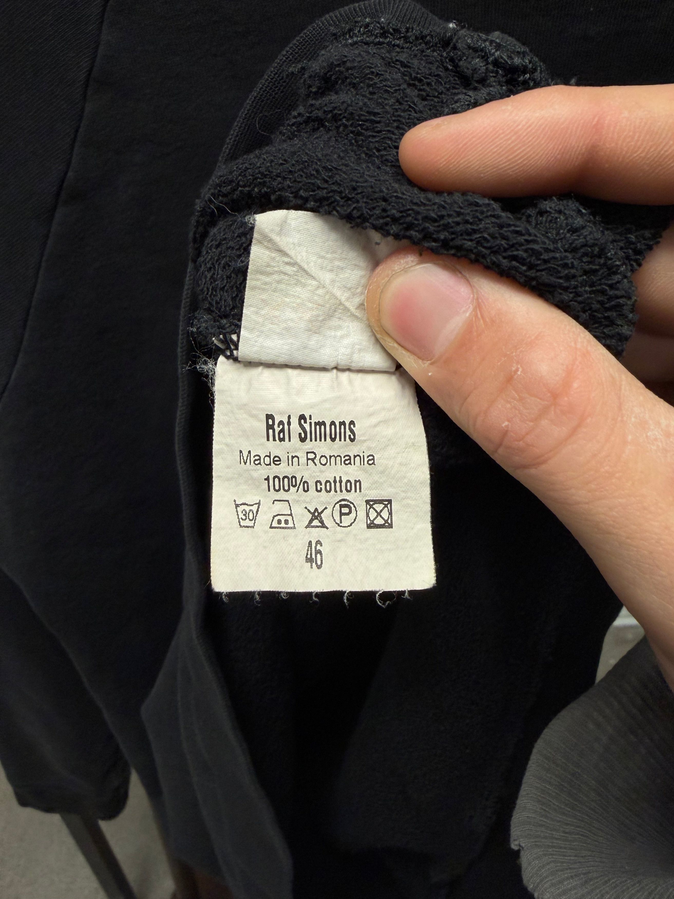Raf Simons SS2003 Raf Simons ‘Consumed’ Commodity Black/Red Script Sweatshirt Size US S / EU 44-46 / 1 - 6 Thumbnail