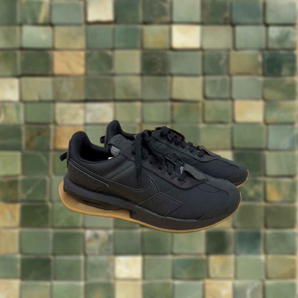 Vintage Nike Air Max Pre-Day Running Trainers Men Size Black Gum