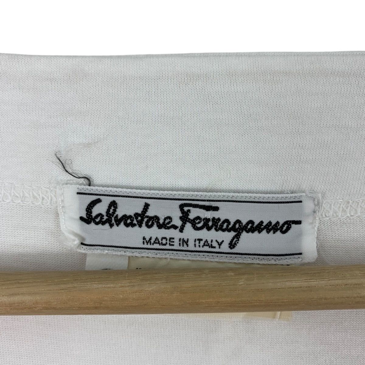 Designer × Salvatore Ferragamo × Vintage Vintage SALVATORE FERRAGAMO Horse printed crop top tee Size M / US 6-8 / IT 42-44 - 3 Thumbnail
