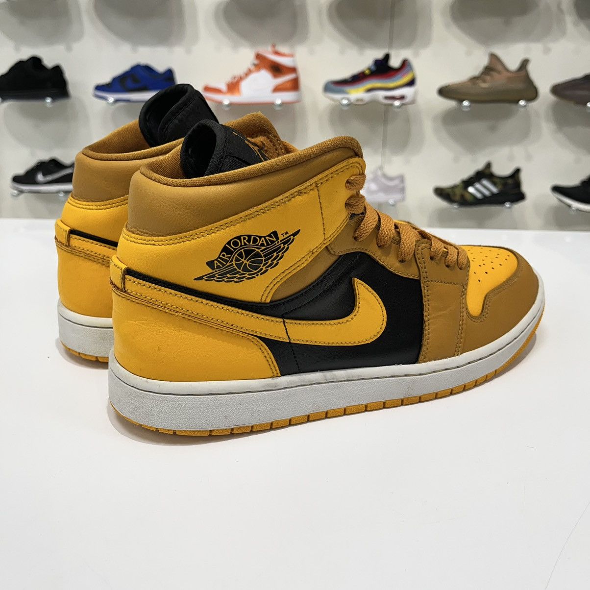 Nike Air Jordan 1 Mid Chutney Taxi (W) Size US 12 / IT 42 - 6 Thumbnail