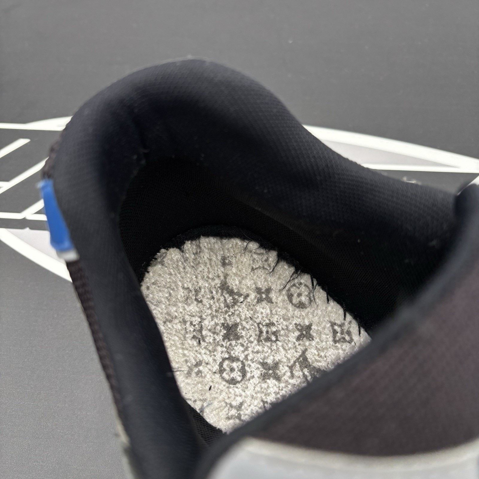 Louis Vuitton (10-10.5) Louis Vuitton Trail ' Monogram Blue '| SUPER CLEAN Size US 10 / EU 43 - 16 Thumbnail