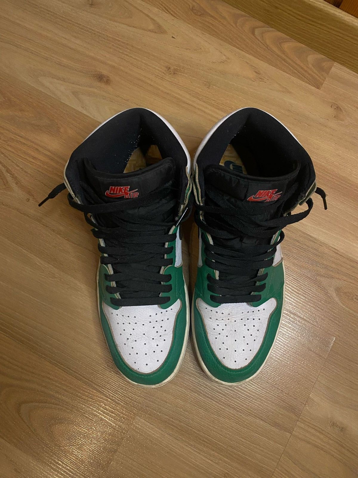 Nike Nike Air Jordan 1 High Lucky Green Size (WMN11.5) (MEN10.5) Size US 10.5 / EU 43-44 - 4 Thumbnail