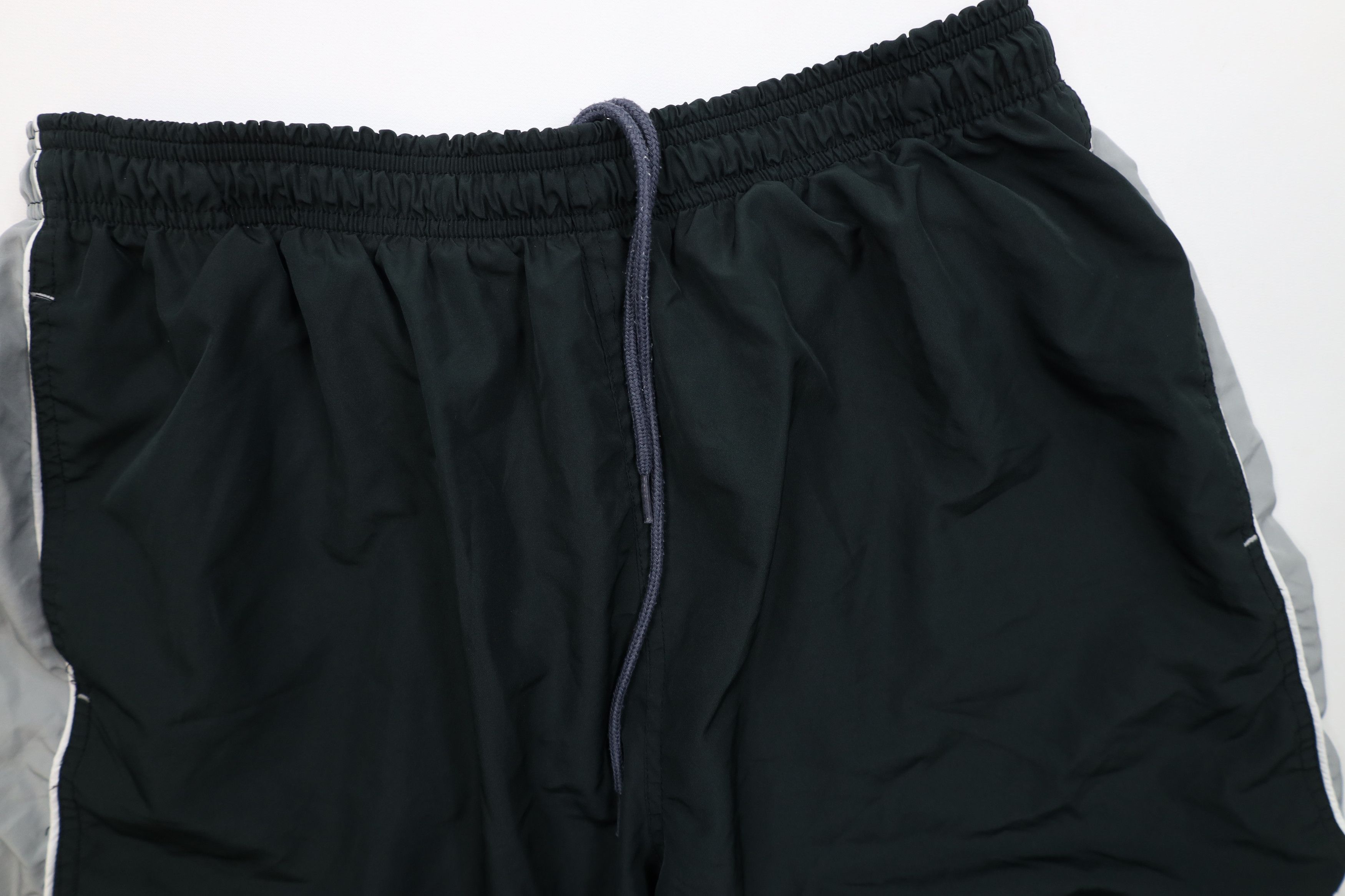 Reebok × Vintage Vintage 90s Reebok Block Lined Above Knee Shorts Black Size US 36 / EU 52 - 7 Thumbnail