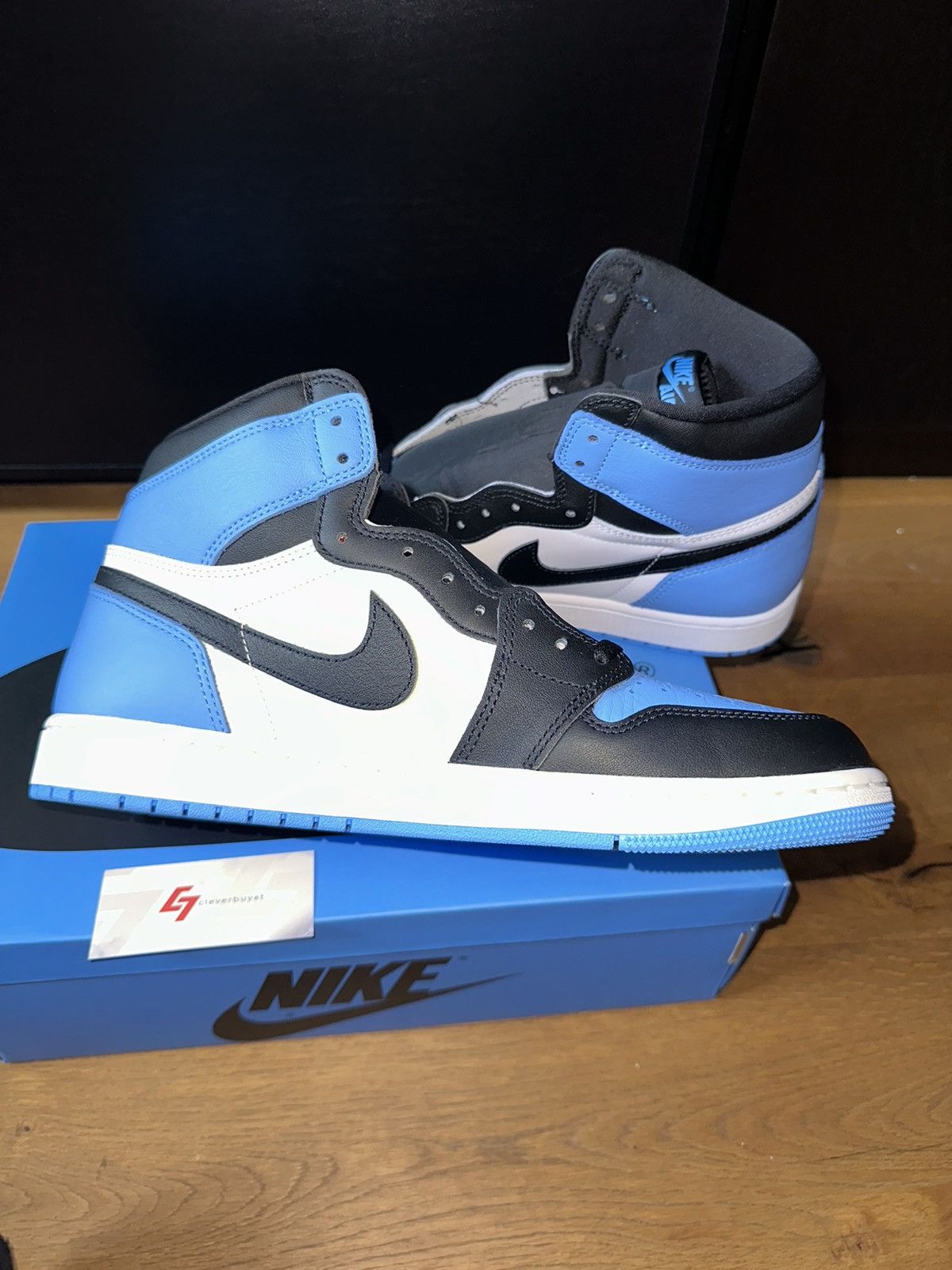 Jordan Brand × Nike Air Jordan 1 Retro High „UNC TOE“ Size US 12 / EU 45 - 8 Thumbnail