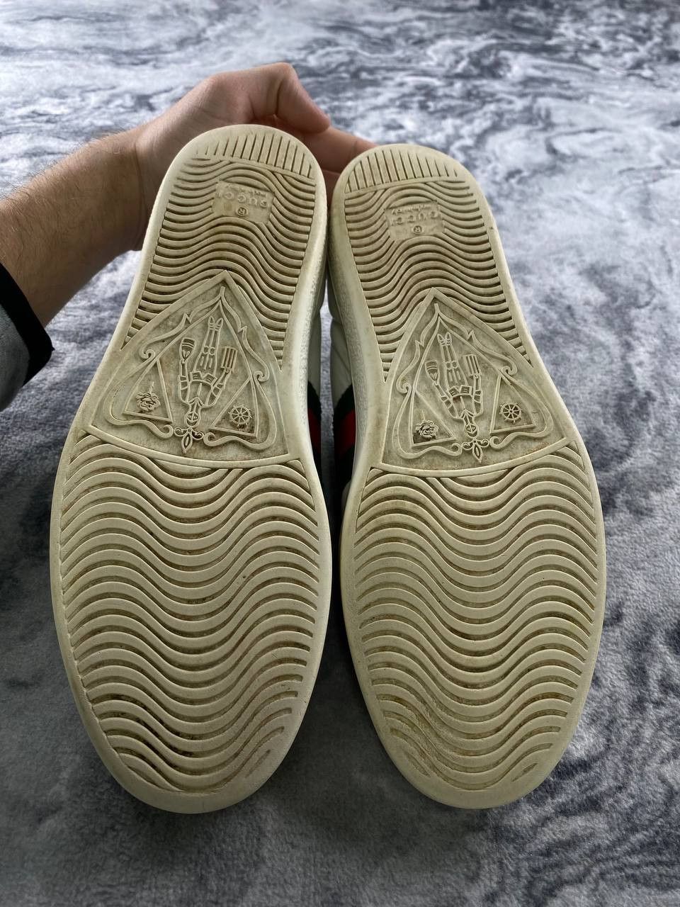 Gucci Gucci Ace Embroidered Bee Low-Top Sneakers Women Size 39 Size US 9 / IT 39 - 22 Thumbnail