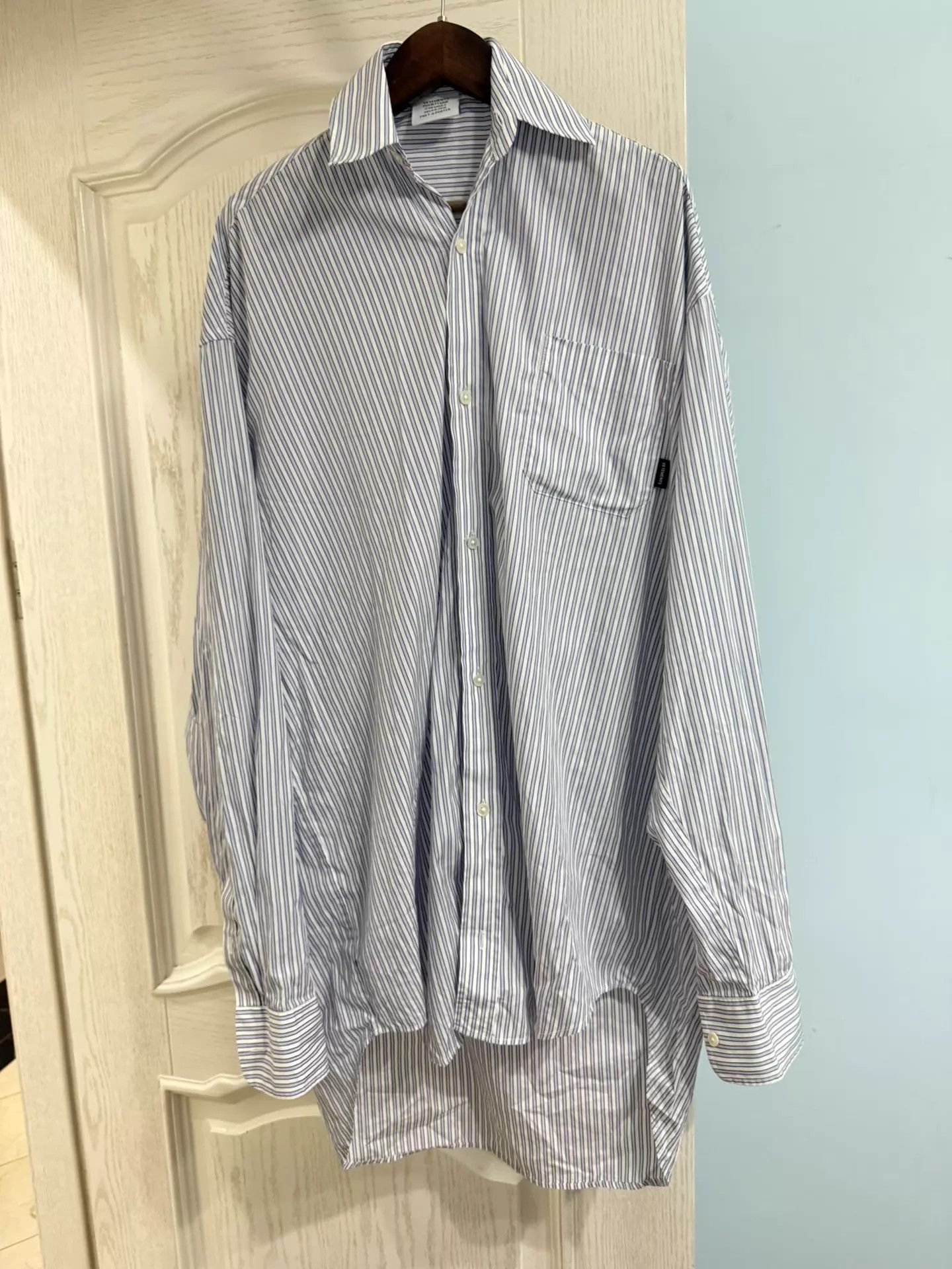 Vetements Vetements longline shirt well-fitted 9/10 Size S / US 4 / IT 40 - 1 Thumbnail