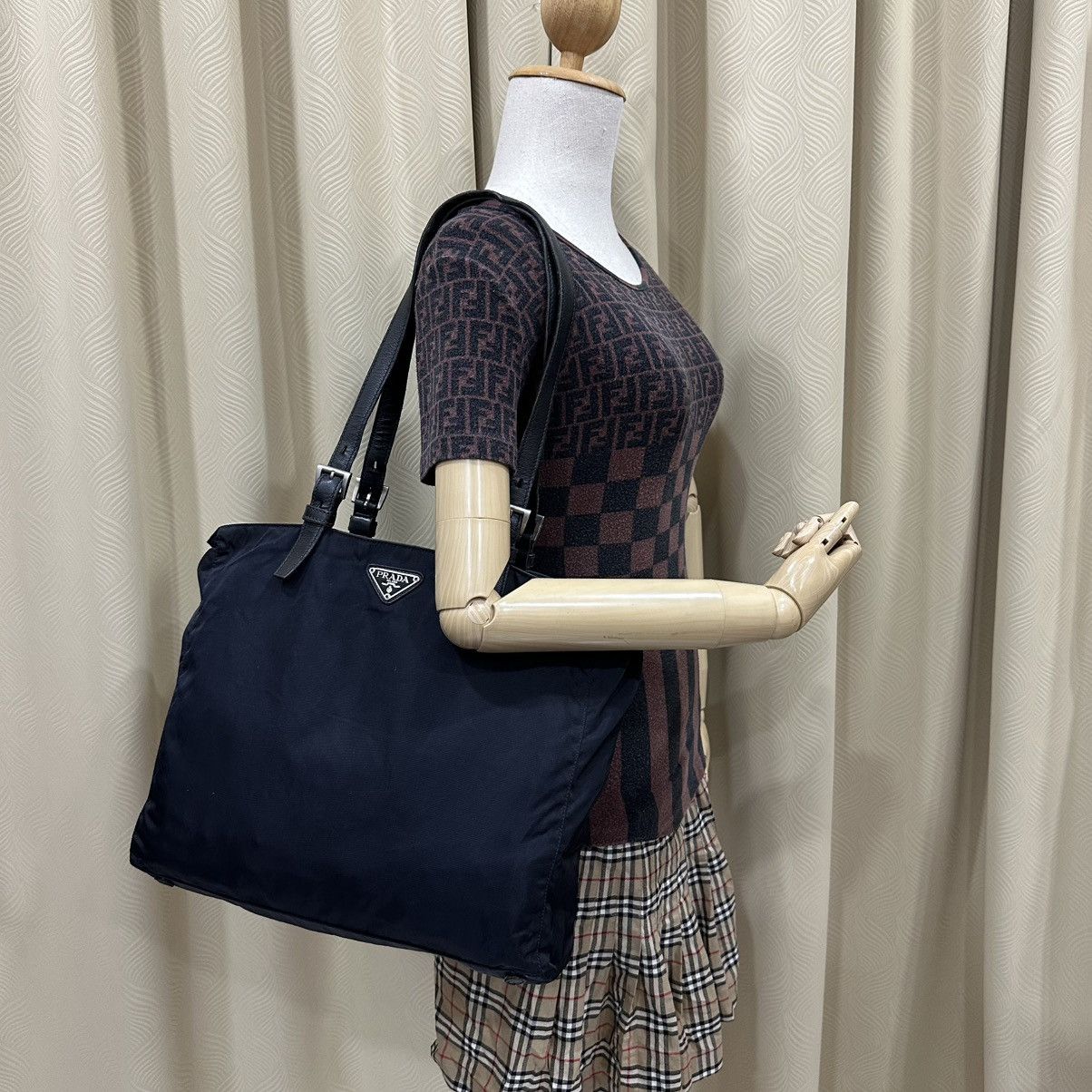 PRADA NYLON TOTE BAG IN DARK BLUE