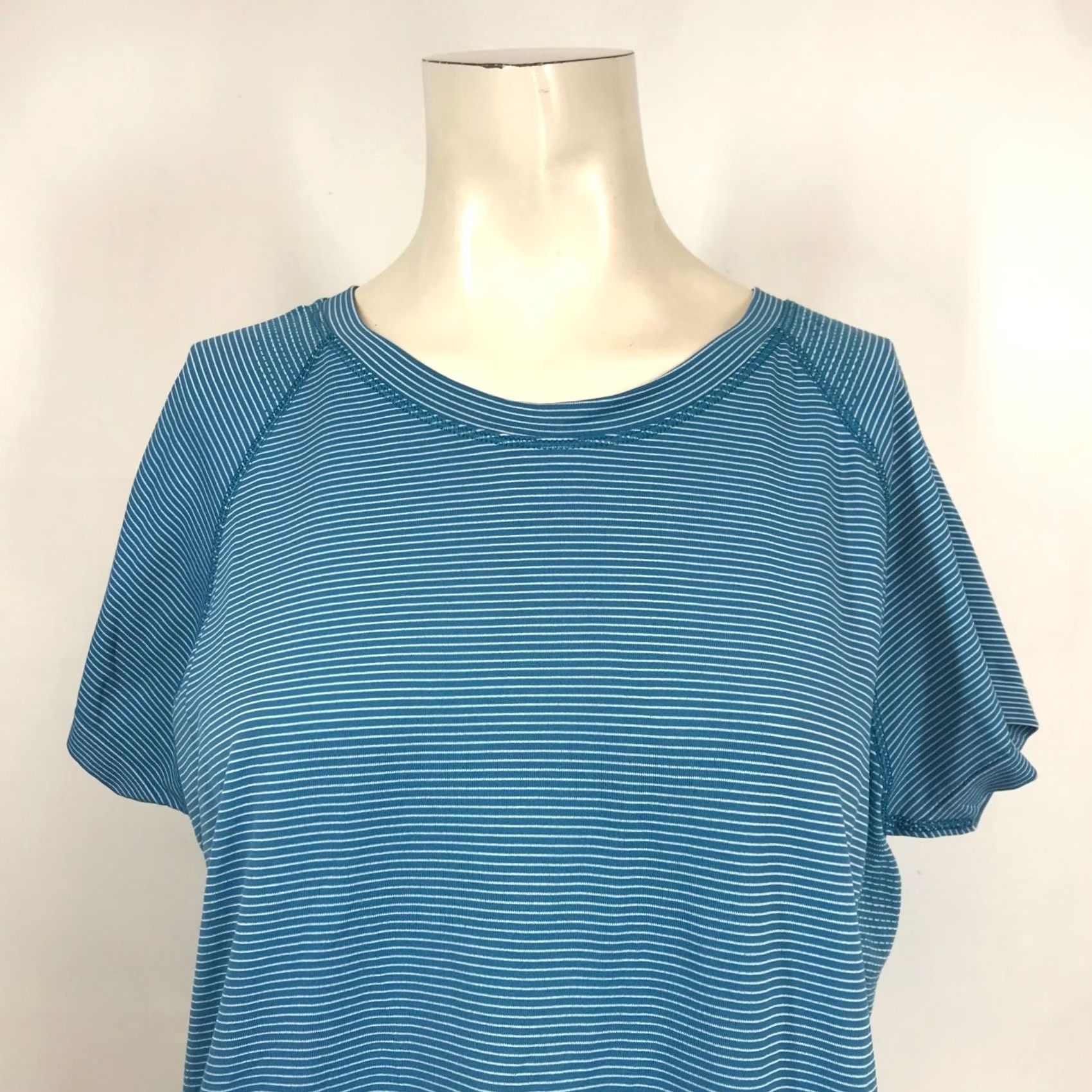 Athleta ATHLETA Womens M/L Blue Round Neck Short Sleeve Top Size M / US 6-8 / IT 42-44 - 2 Thumbnail