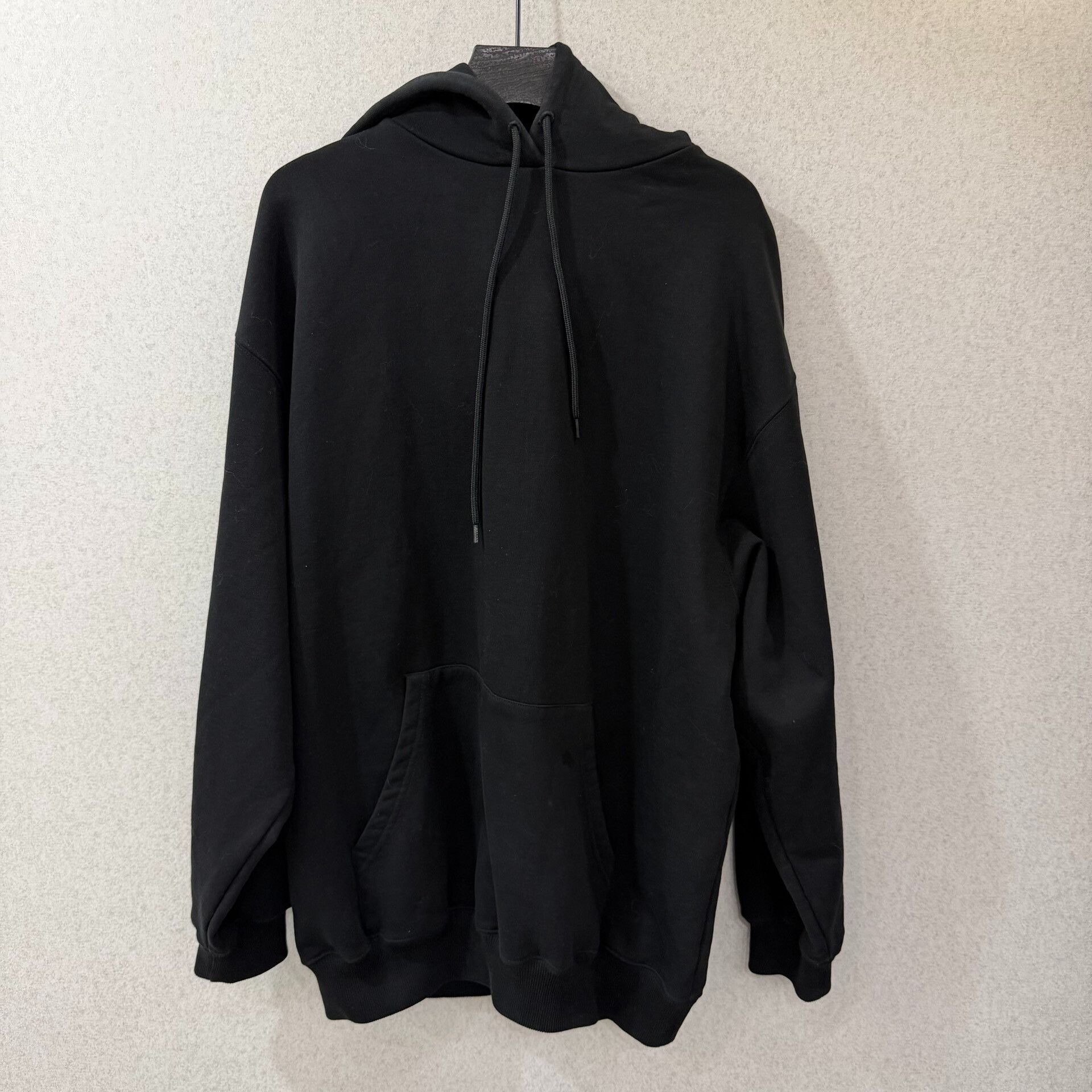 Balenciaga balenciaga black logo hoodie for men Size US S / EU 44-46 / 1 - 1 Thumbnail