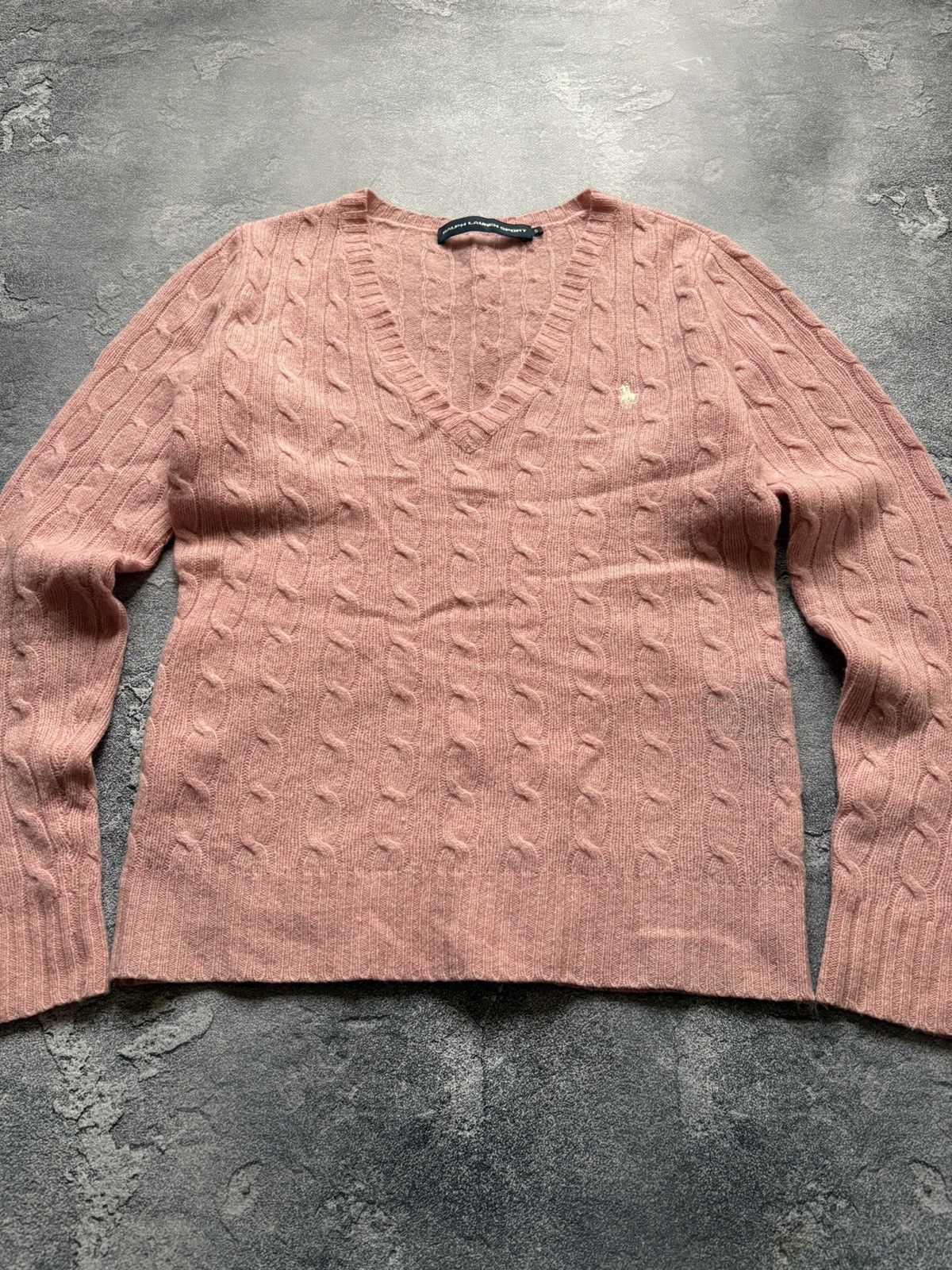 Polo Ralph Lauren Vintage Polo Ralph Lauren V-Neck Wool Pink Knitted Sweater Size S / US 4 / IT 40 - 2 Thumbnail