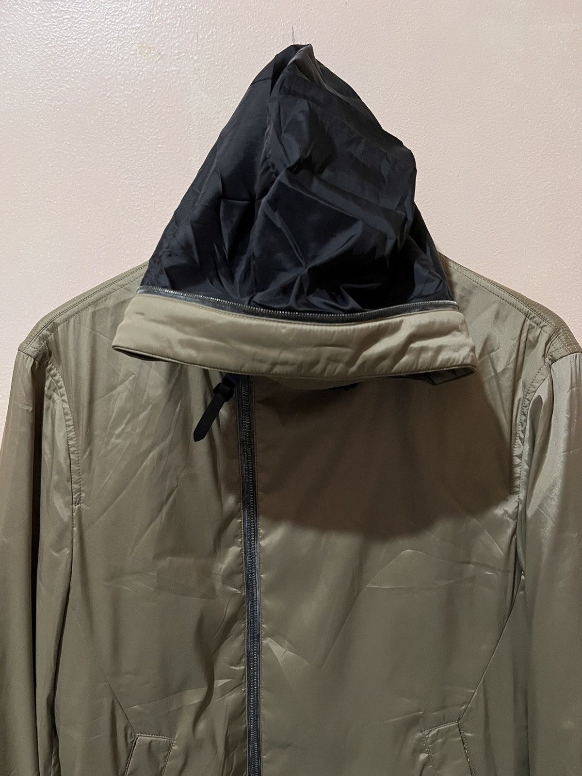 Louis Vuitton Louis Vuitton - Assymetrical Zipper - Technical Jacket Size US M / EU 48-50 / 2 - 12 Thumbnail