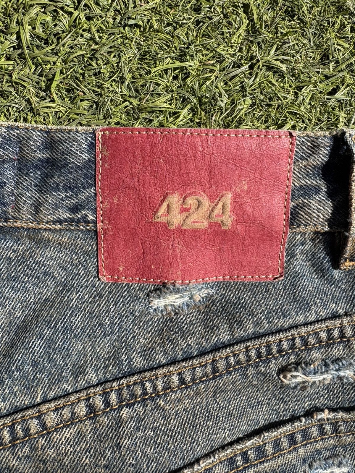 424 424 Distressed Big Daddy Denim Blue Size 44 fits 28/30 Size US 28 / EU 44 - 11 Thumbnail