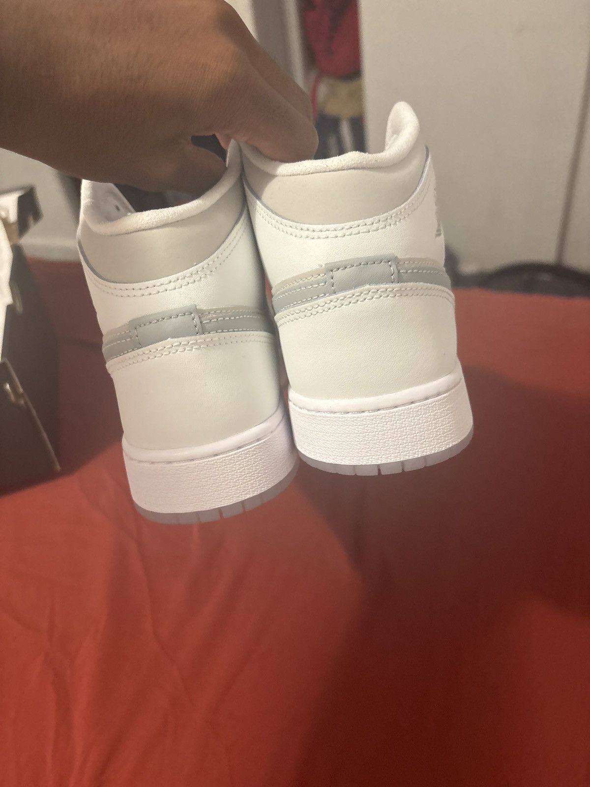 Nike Air jordan 1 mid SE BG size 6 1/2 never worn Size US 6.5 / EU 39-40 - 7 Thumbnail