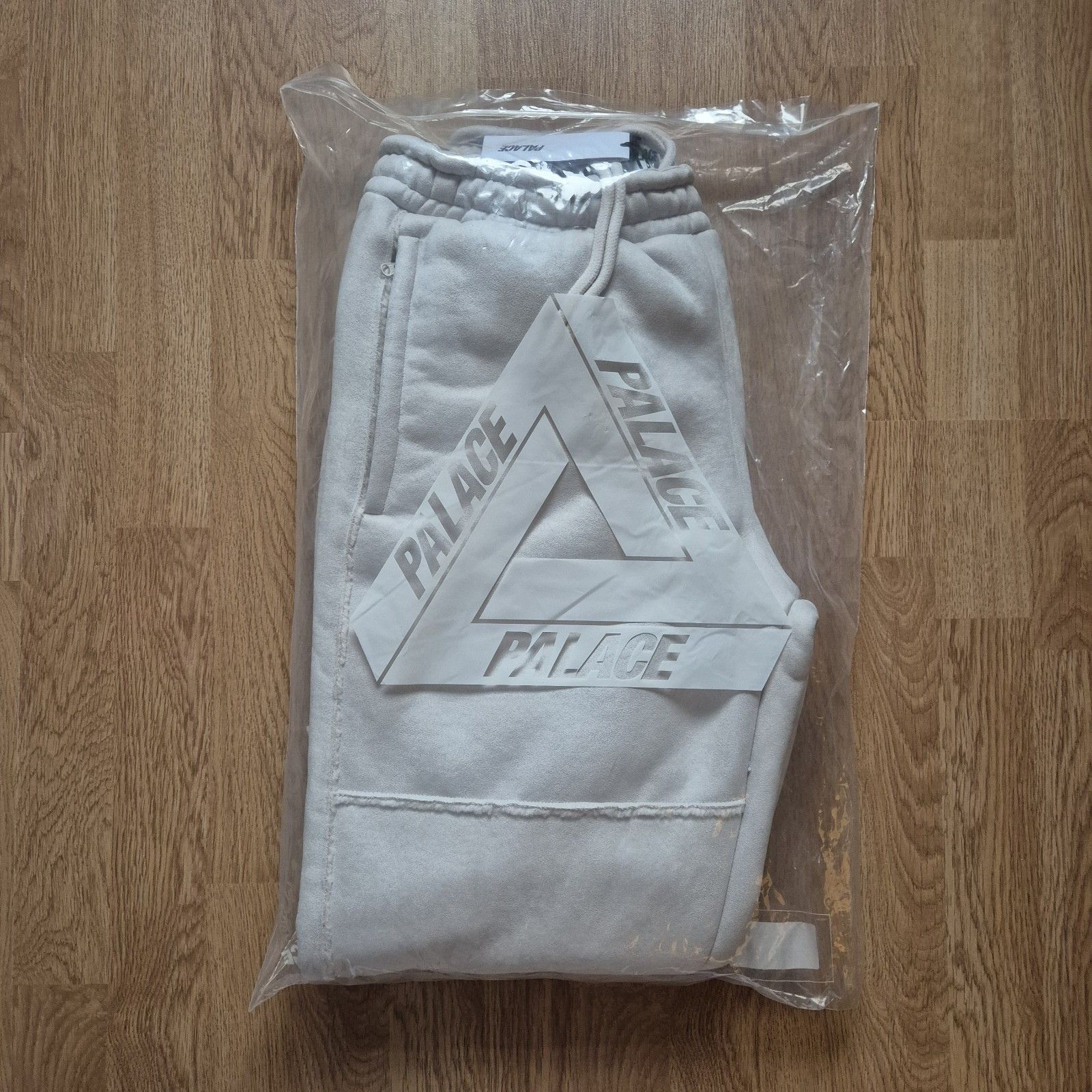 Palace Palace Sherpa Faux Suede Jogger Soft White Small NewFW24 Size US 30 / EU 46 - 2 Thumbnail
