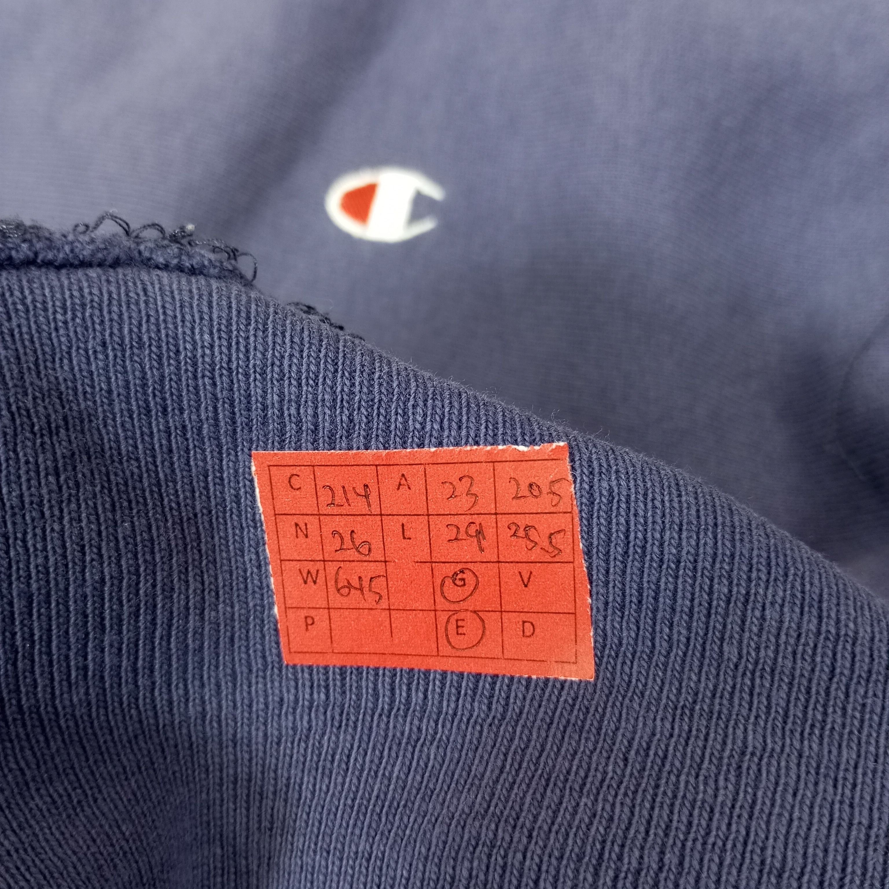 Champion × Vintage Champion Small Logo Design Distressed Sweatshirt Size US L / EU 52-54 / 3 - 13 Thumbnail