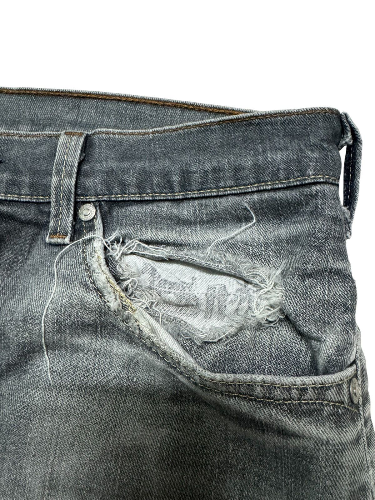 Levi's THRASHED VINTAGE Y2K LEVI'S STONED WASHED DISTRESSED Size US 31 - 9 Thumbnail