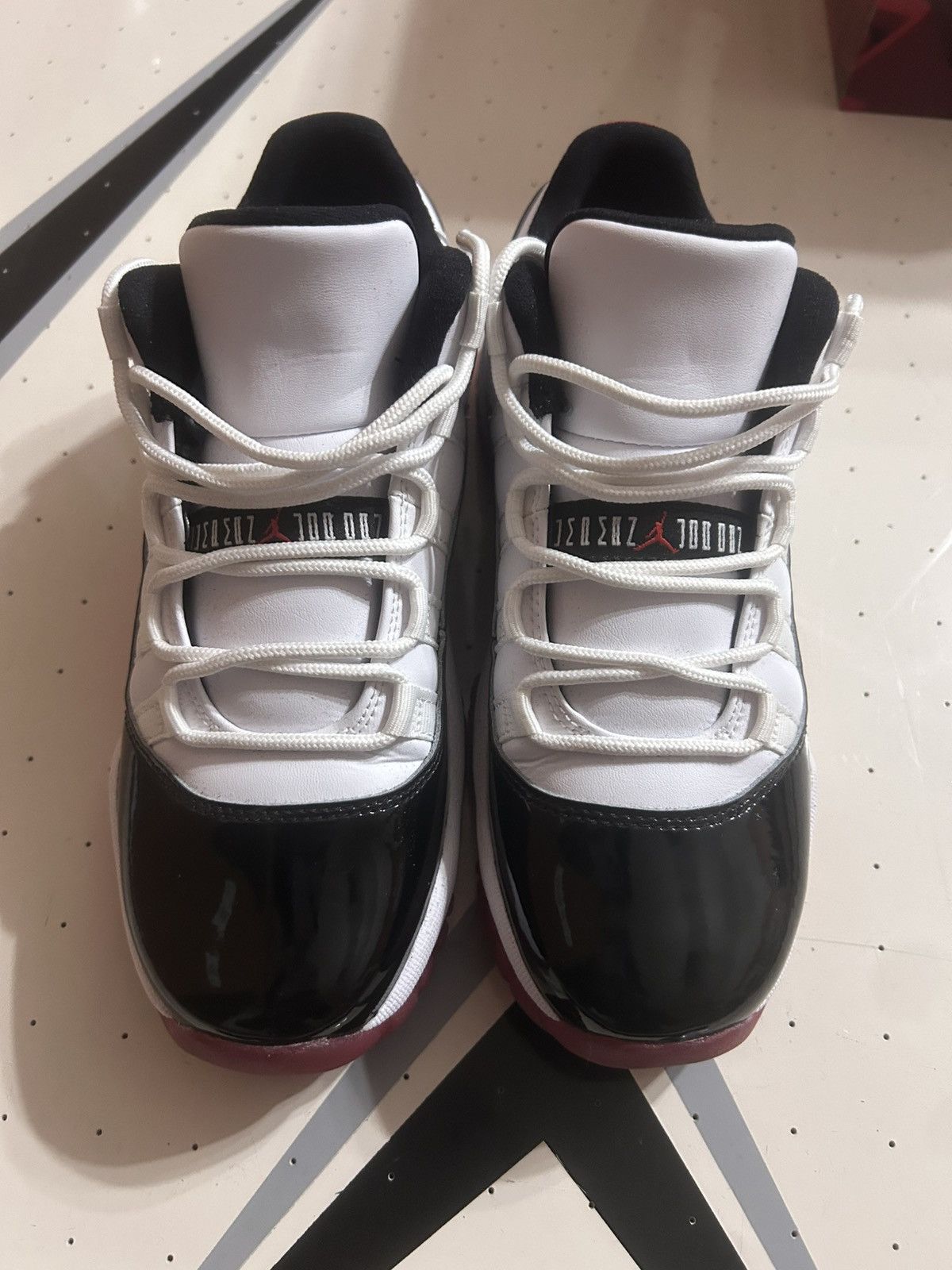Jordan Brand Jordan 11 Reverse Bred Gradeschool Size US 6 / EU 39 - 1 Thumbnail