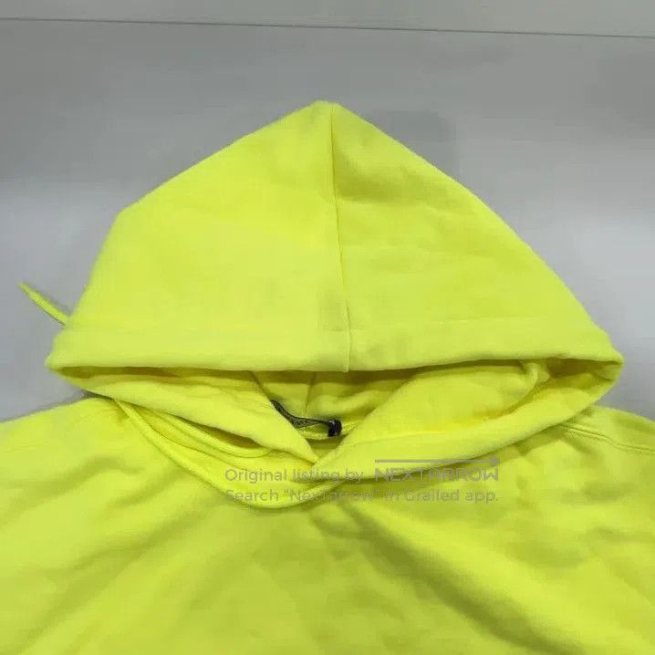 Balenciaga Balenciaga Crew Neon Yellow Hoodie for Men. Size US XXS / EU 40 - 3 Thumbnail