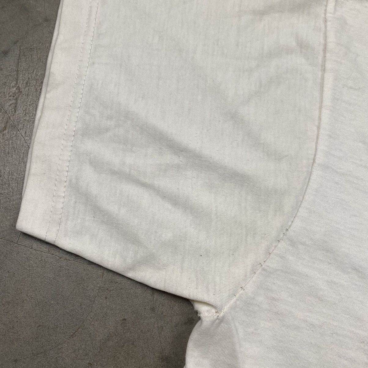 Vintage Vintage 90s Thailand Graphic Tee Size US L / EU 52-54 / 3 - 4 Thumbnail