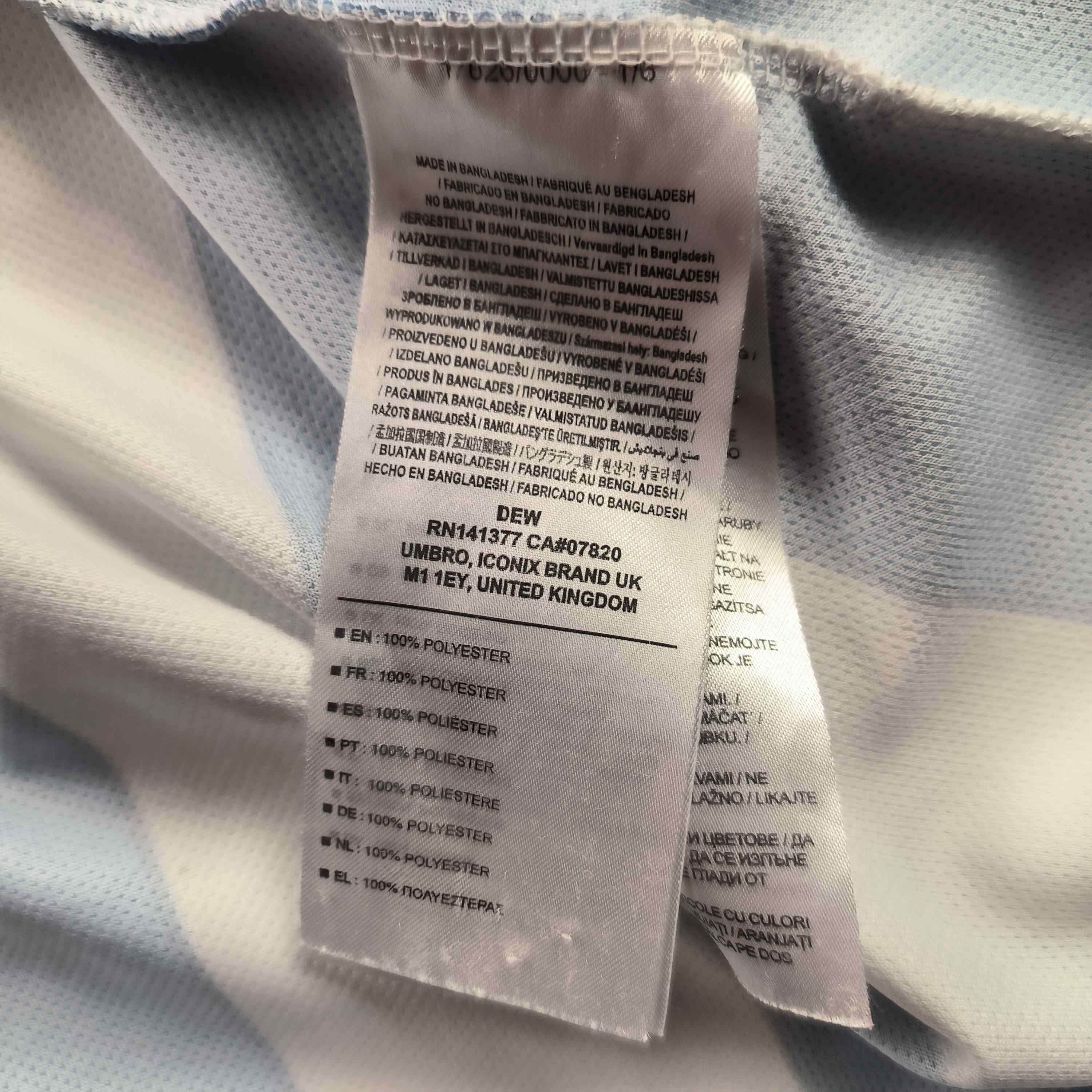 Umbro Huddersfield Town 19-20 Umbro home football jersey size XXL Size US XXL / EU 58 / 5 - 8 Thumbnail