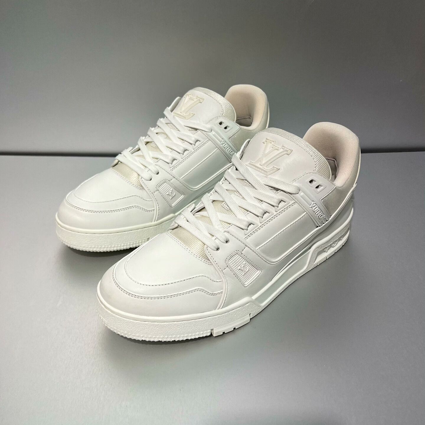 Louis Vuitton Louis Vuitton Trainer White Sneakers Size US 9 / EU 42 - 1 Thumbnail